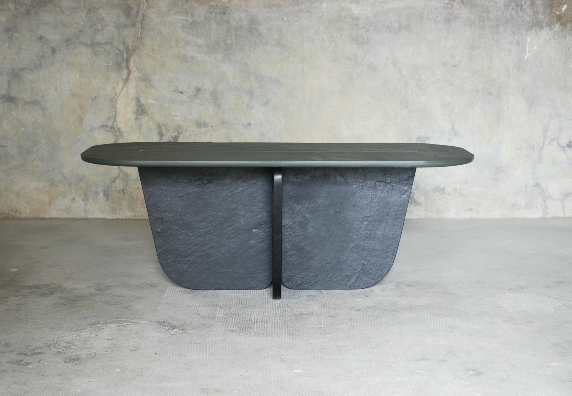 Central Groove Rounded Rectangular Green Black Coffee Table by Frederic Saulou 5