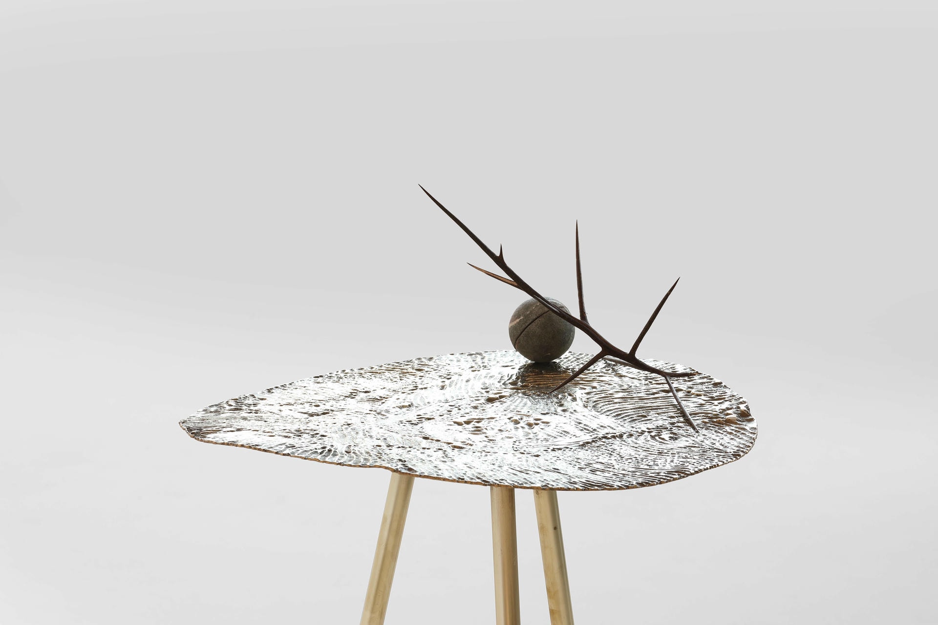 Contemporary Golden Waves Brass Organic Shape Side Table by Samuel Costantini 6