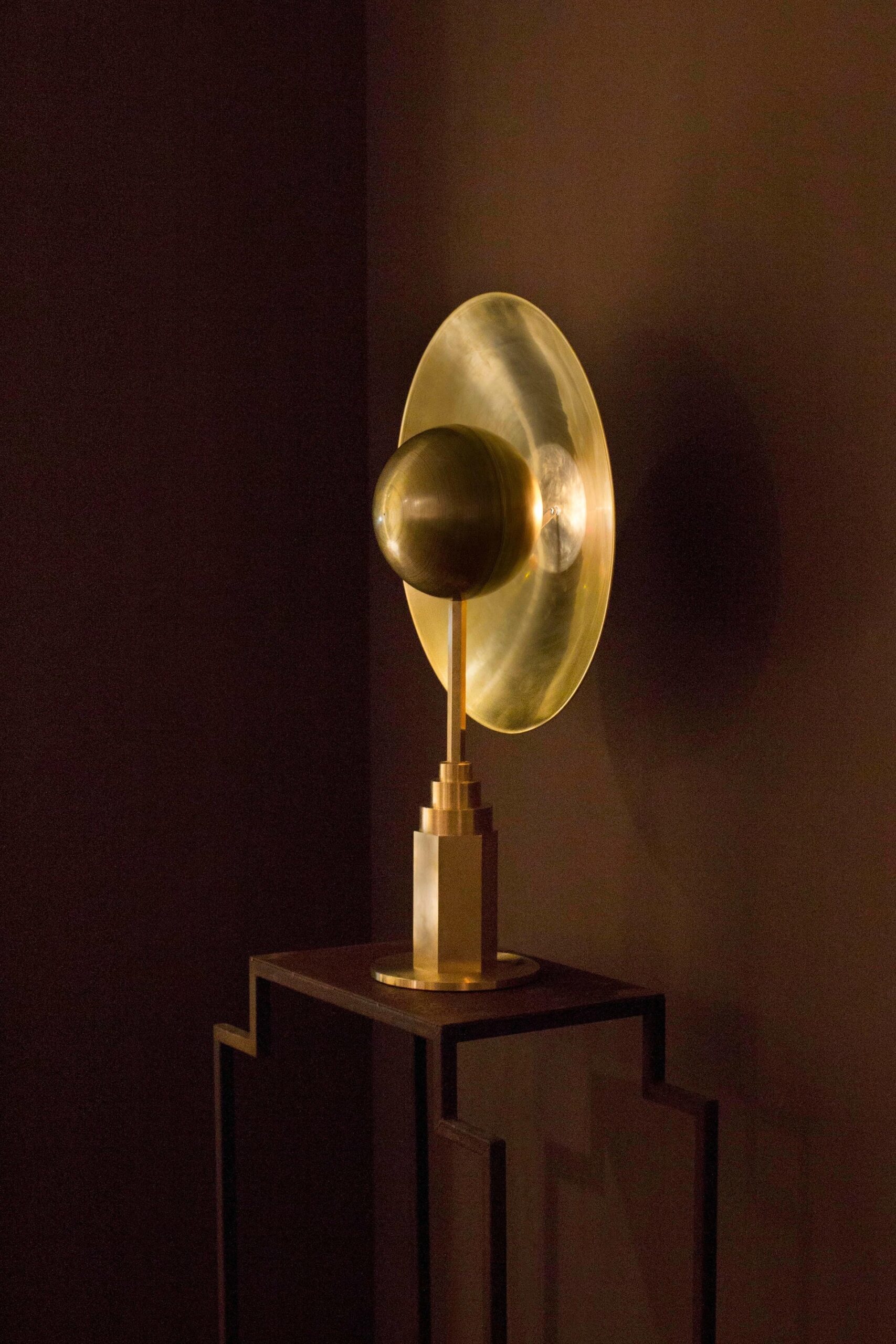 Metropolis Contemporary Sculptural Brass Table Lamp by Jan Garncarek 3