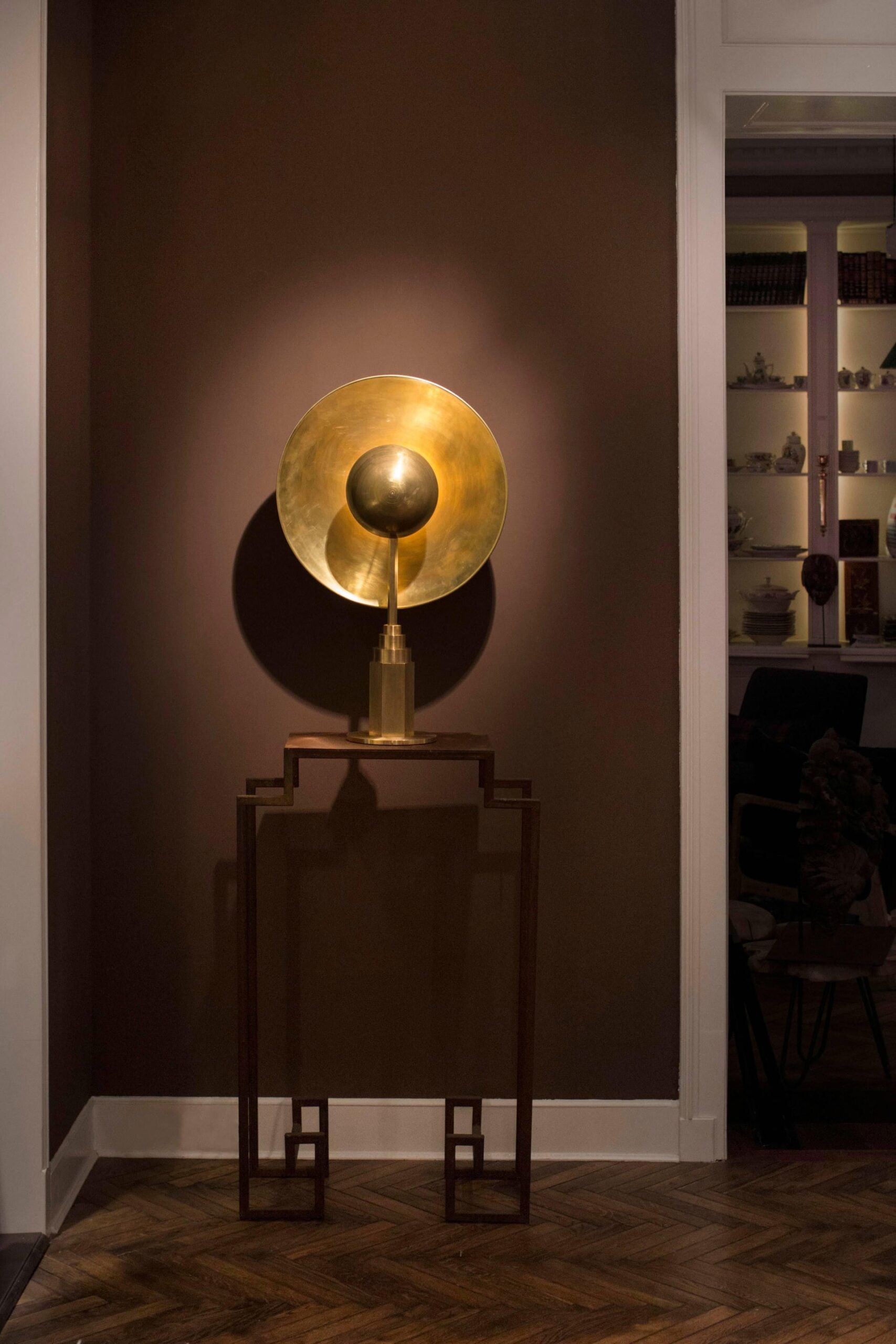 Metropolis Contemporary Sculptural Brass Table Lamp by Jan Garncarek 7