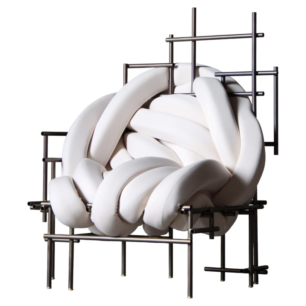 Lawless Fauteuil by Evan Fay 00