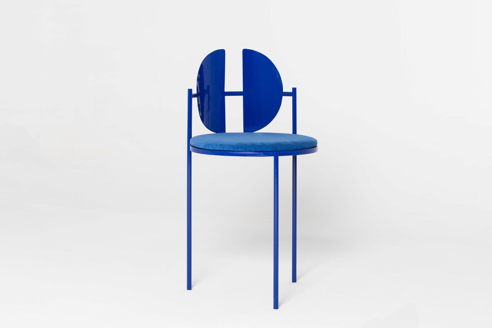 Sculptural Dining Table and Chairs Ensemble by Angel Mombiedro 11