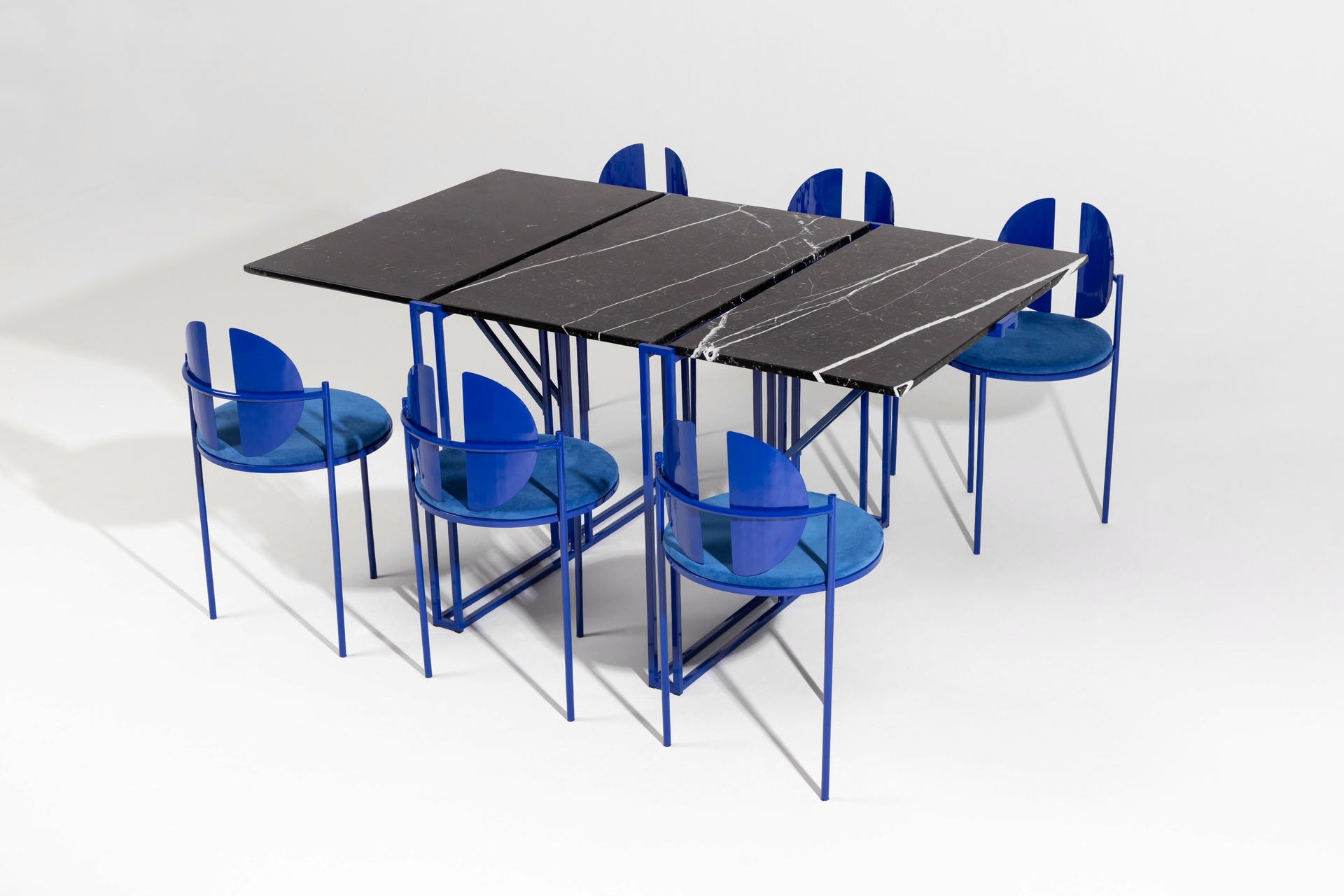 Sculptural Dining Table and Chairs Ensemble by Angel Mombiedro 5