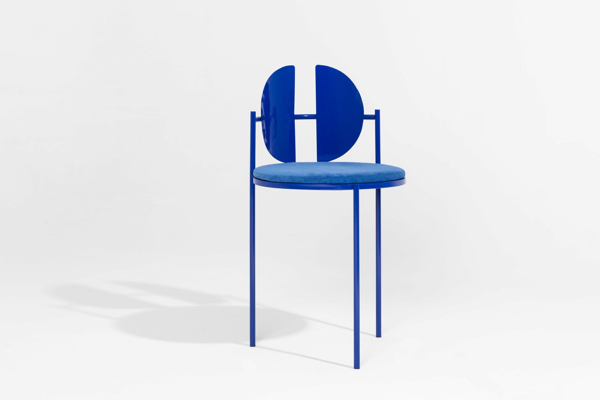 Sculptural Dining Table and Chairs Ensemble by Angel Mombiedro 7