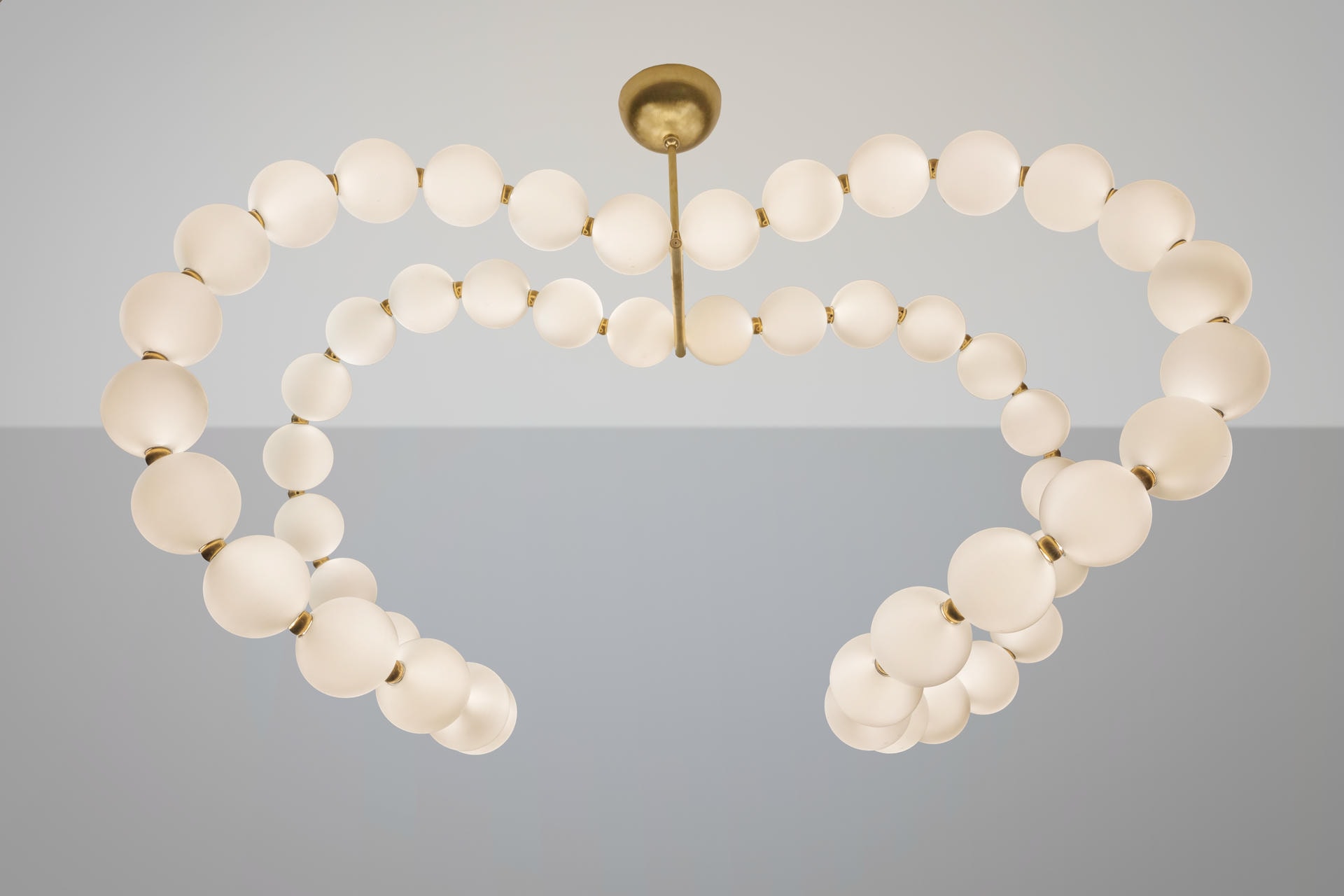 Courbes de Perles Chandelier by Ludovic Clément d’Armont 2