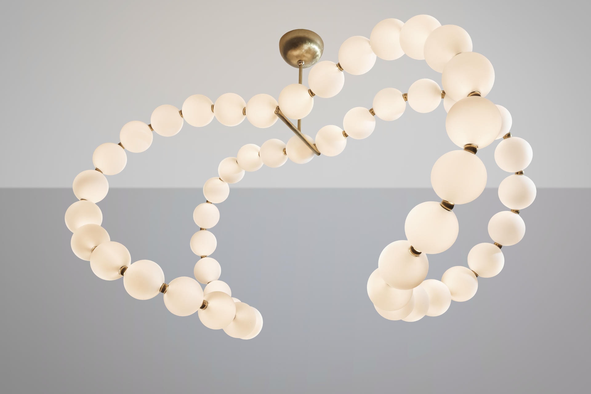 Courbes de Perles Chandelier by Ludovic Clément d’Armont 4