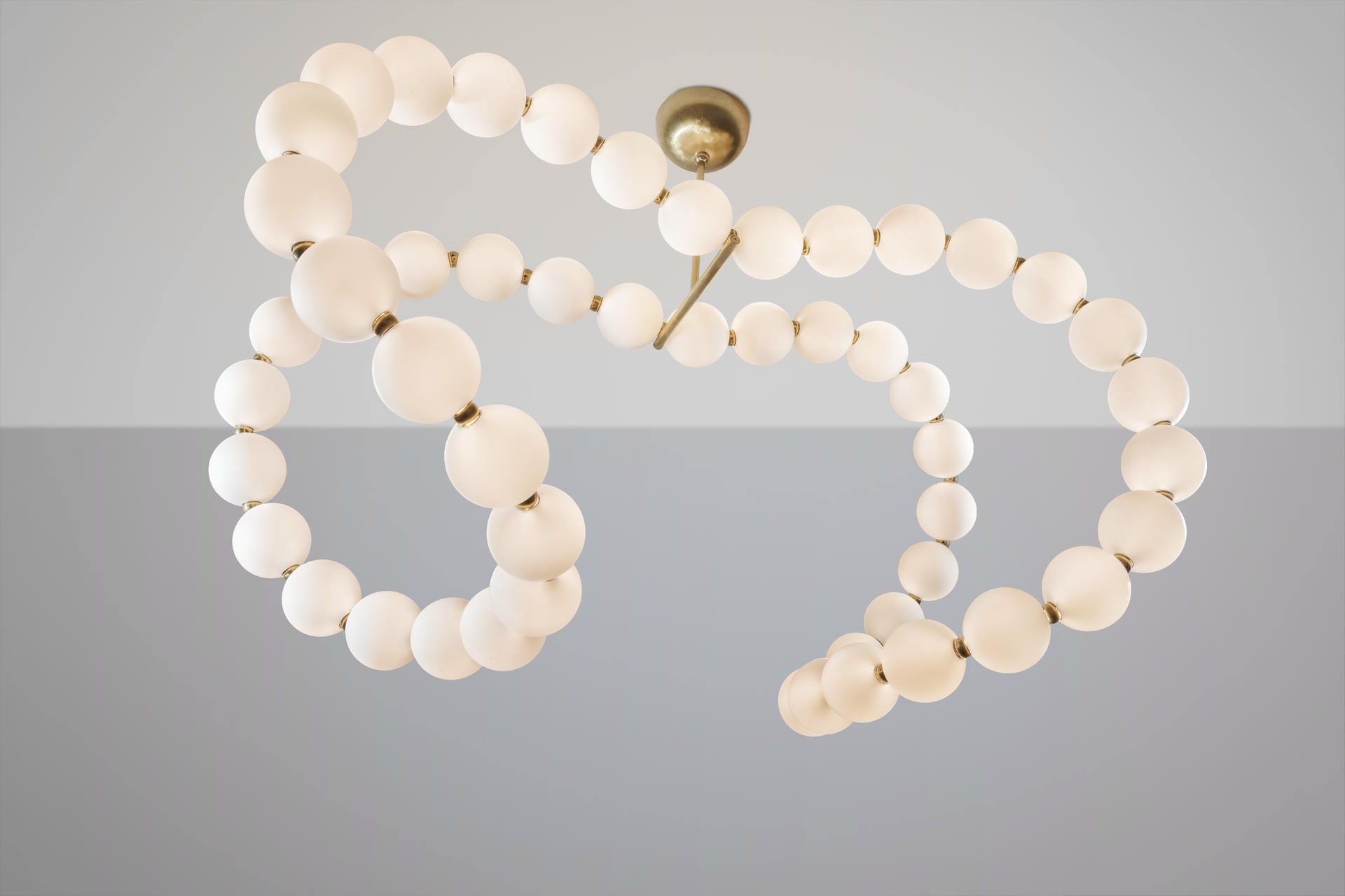 Courbes de Perles Chandelier by Ludovic Clément d’Armont 5