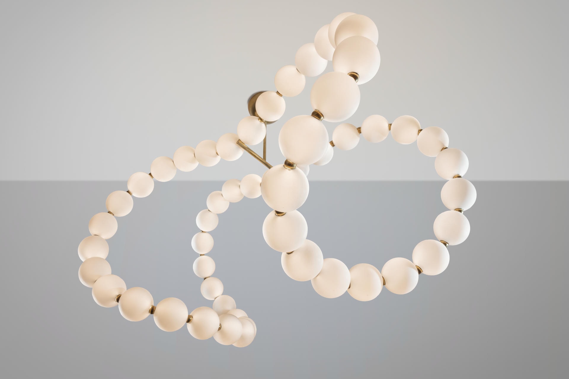Courbes de Perles Chandelier by Ludovic Clément d’Armont 6