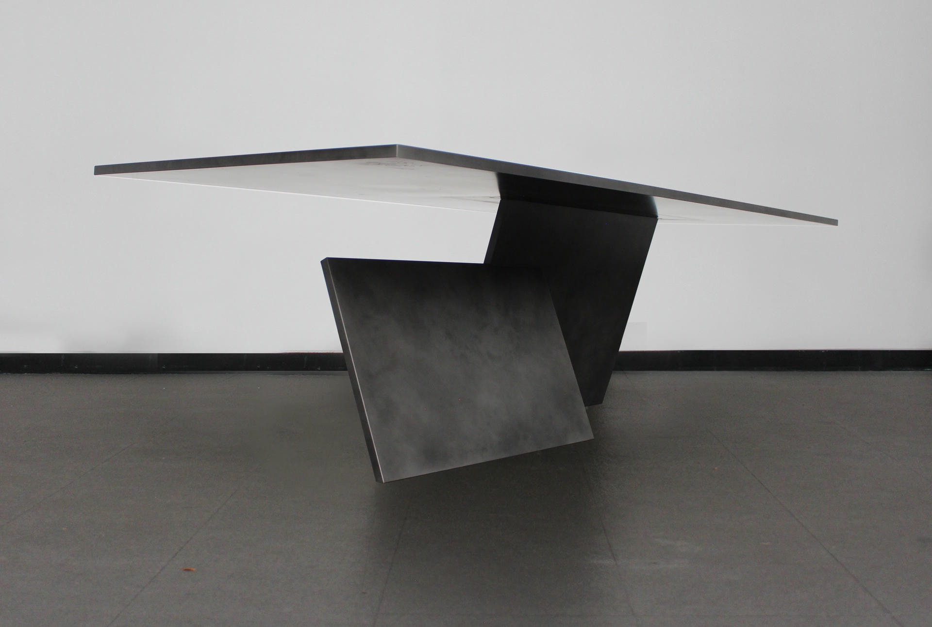 Contemporary Y Table by dAM Atelier 8