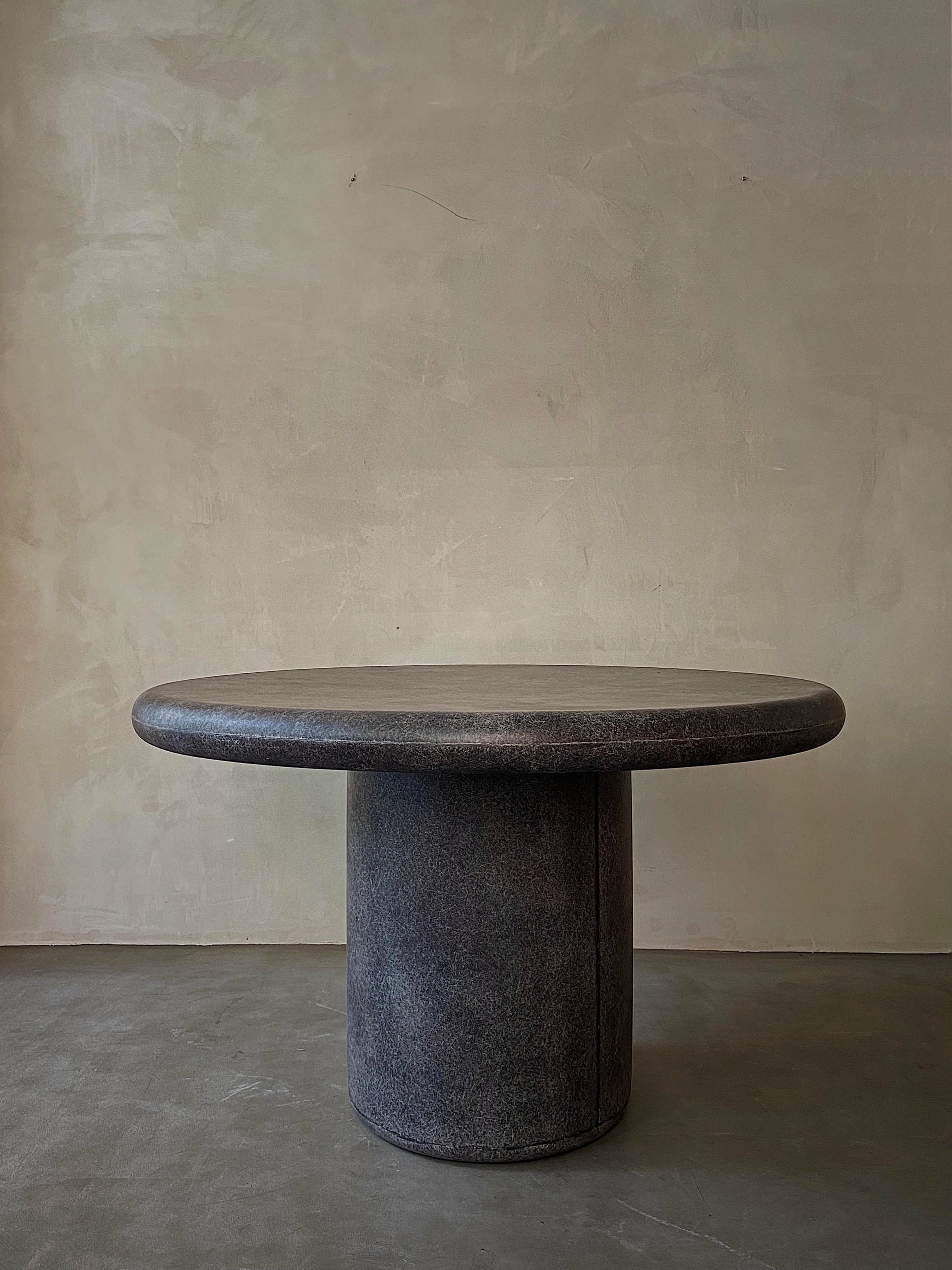 Center Big Leg Organic Natural Beige Fiberglass Round Dining Table by kar 7