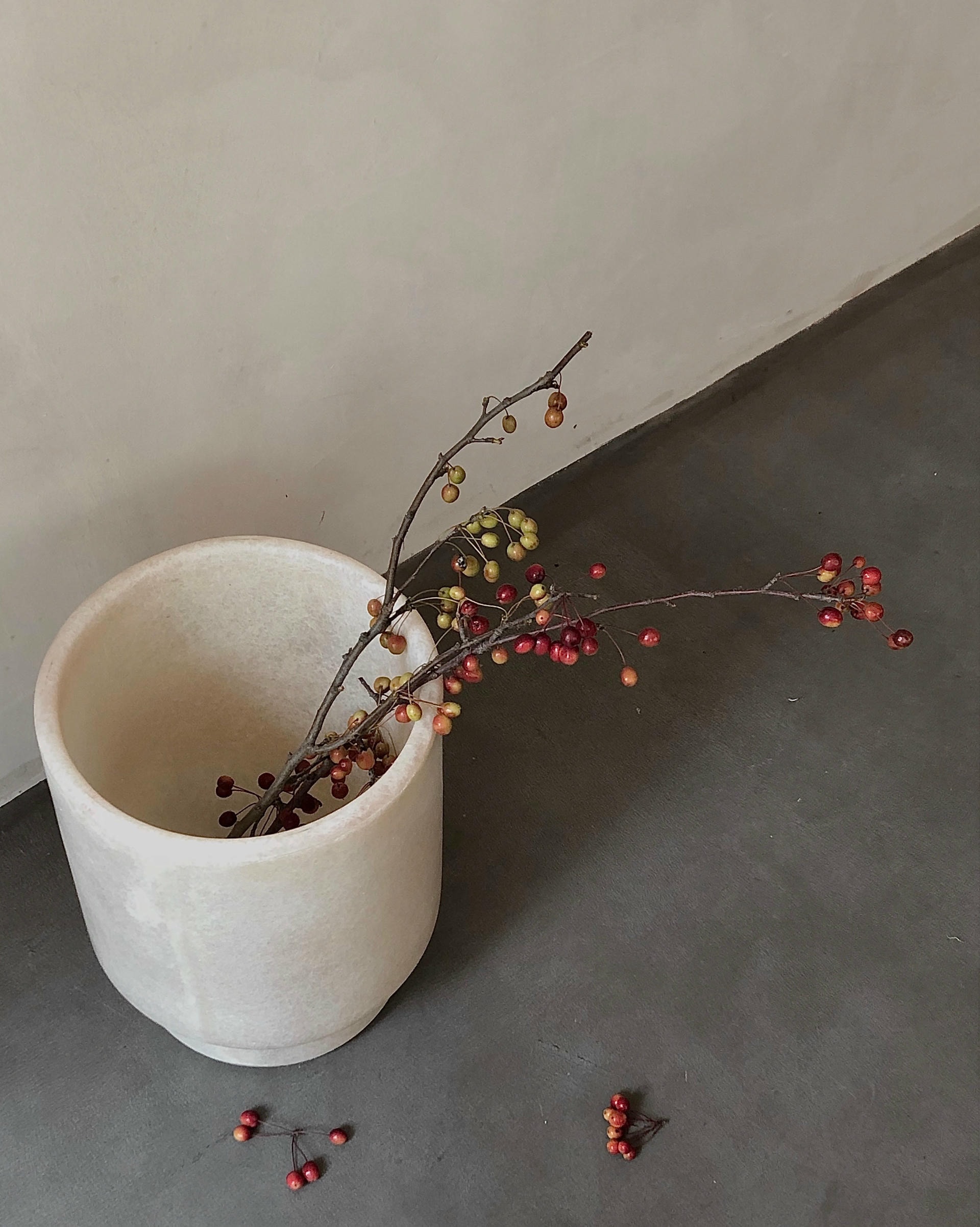 Minimalist Organic Form Natural Beige Fiberglass Vase by kar 7