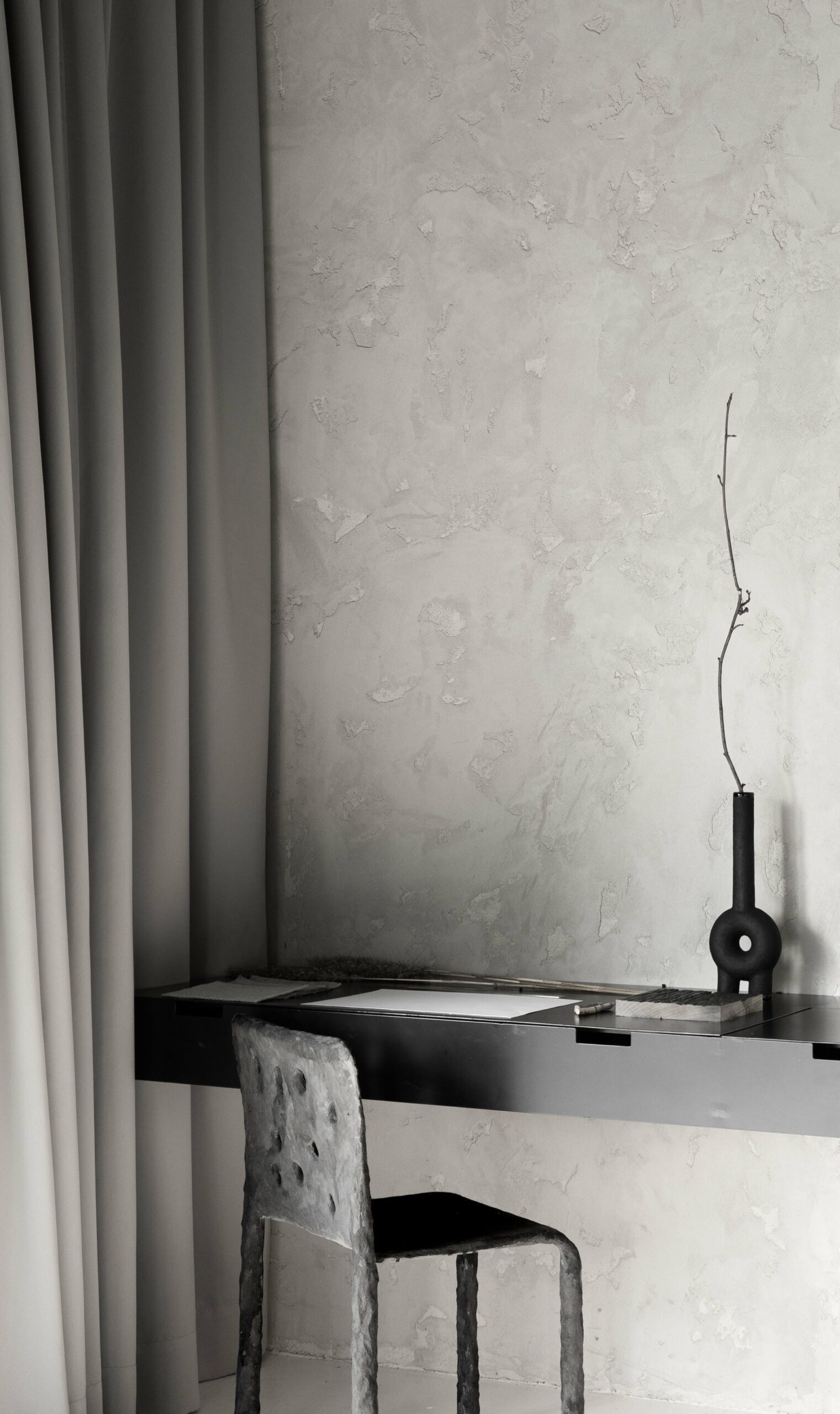 White Sculpted Indoor Contemporary Chair by Faina 4