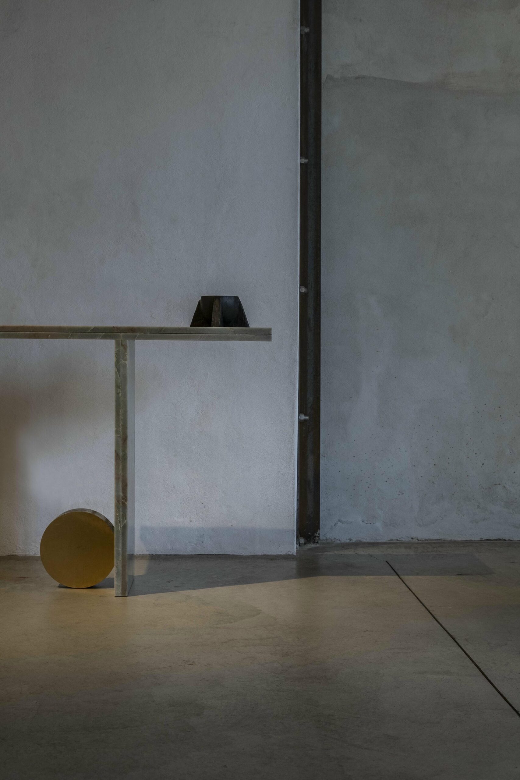 Quartzite Sculptural O Console by dAM Atelier 3