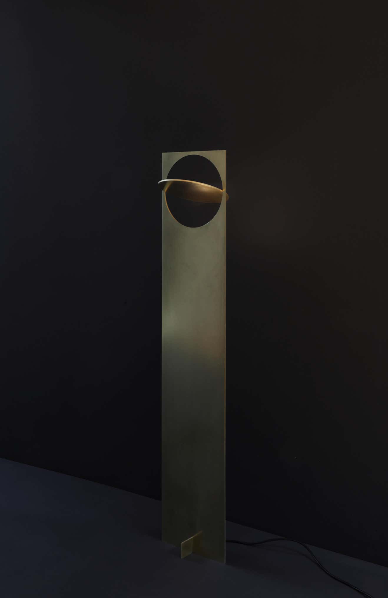 OBJ-01 Brass Floor Lamp by Manu Bano - PHILIA