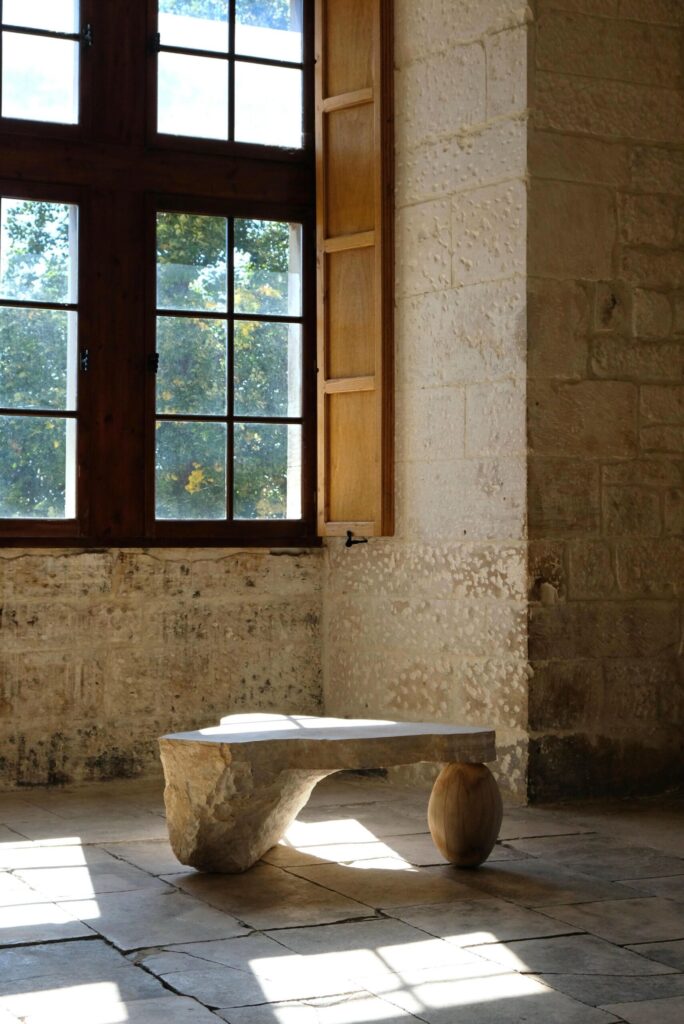 frederic saulou sculptural table galerie philia 01