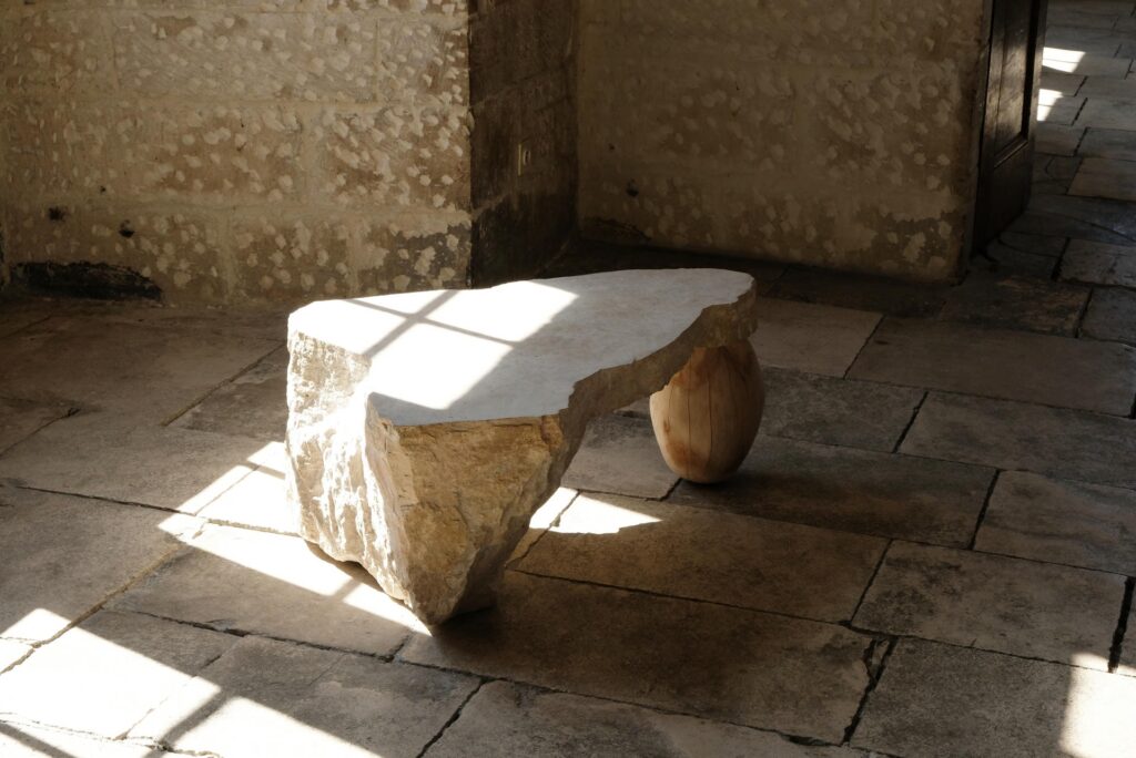 frederic saulou sculptural table galerie philia 03