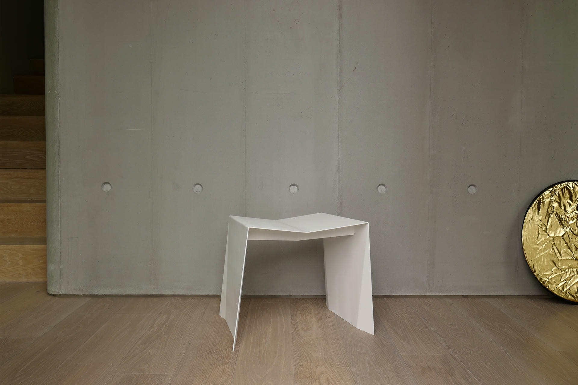 jude heslin di leo isa stool galerie philia
