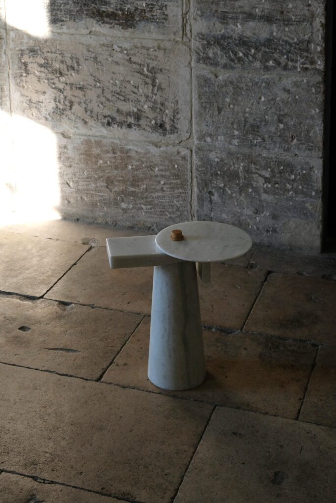 kaaron pedestal leopold galerie philia 02