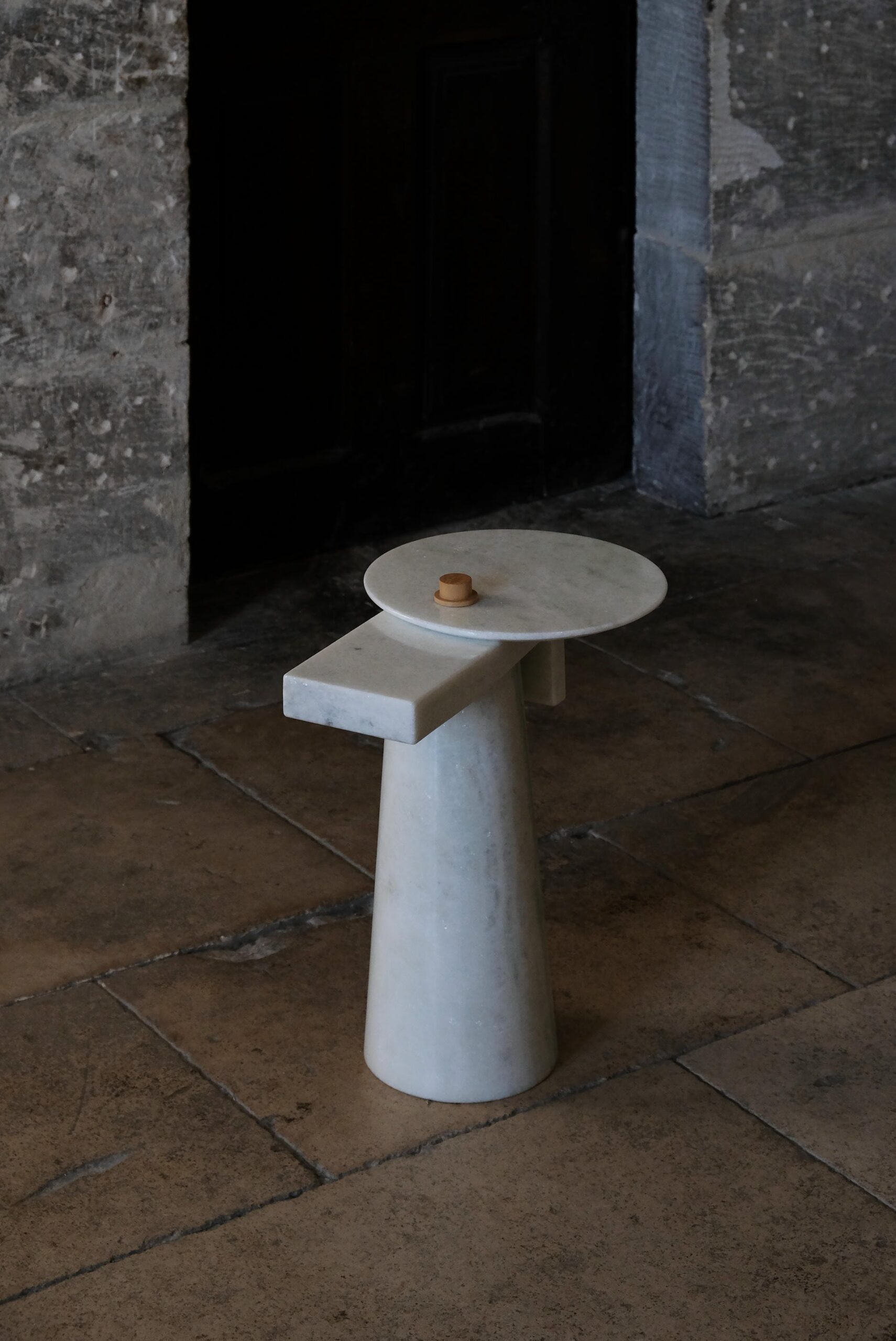 kaaron pedestal leopold galerie philia 03
