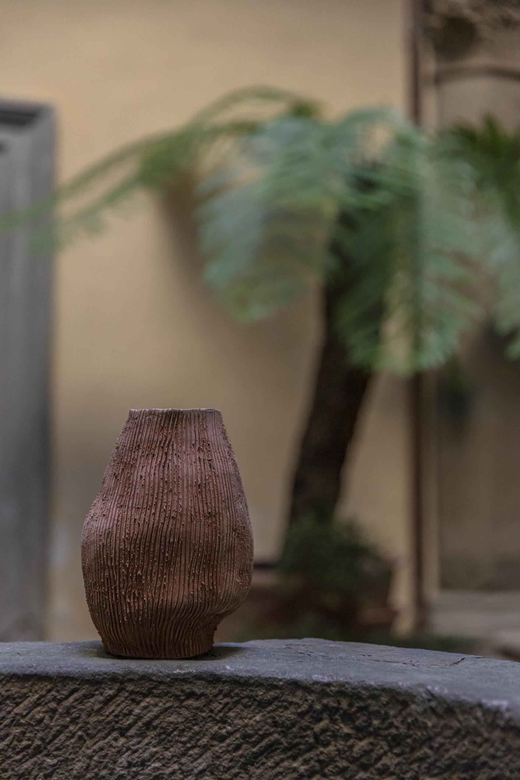 cedric breisacher a la source vase galerie philia 02