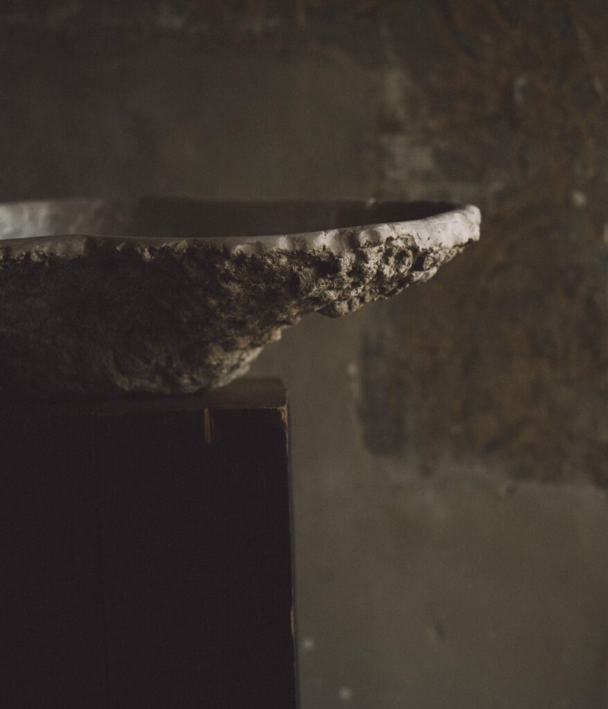 isac elam kaid sculpted plate galerie philia 05