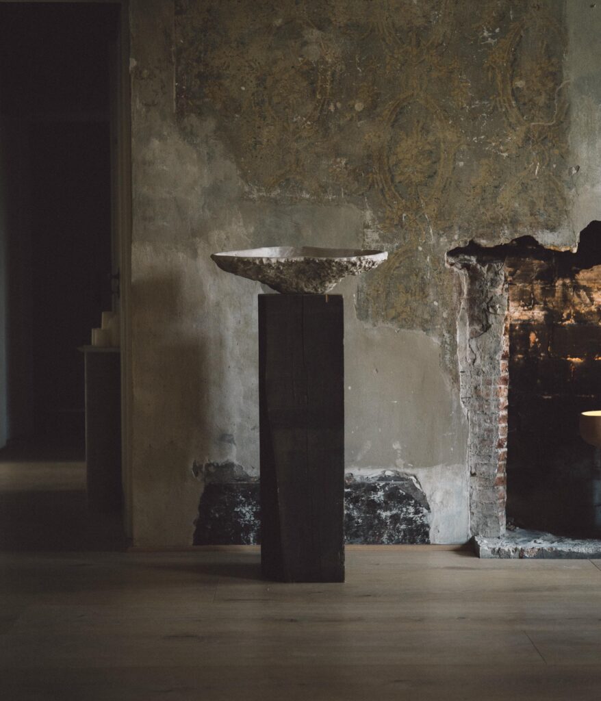 isac elam kaid sculpted plate galerie philia 06