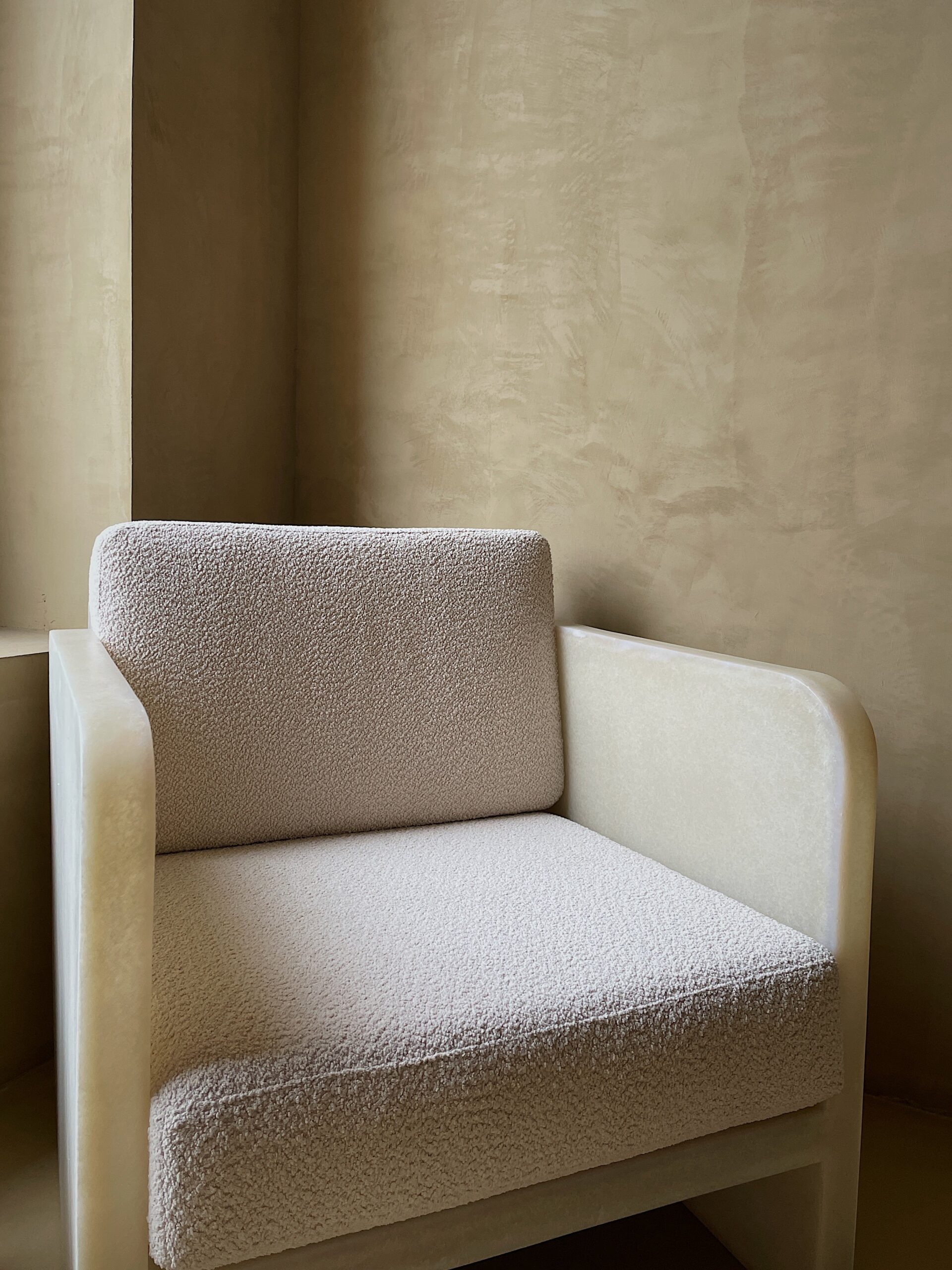 Contemporary Natural Beige Fiberglass Cubic Lounge Chair with Cusion by kar 3