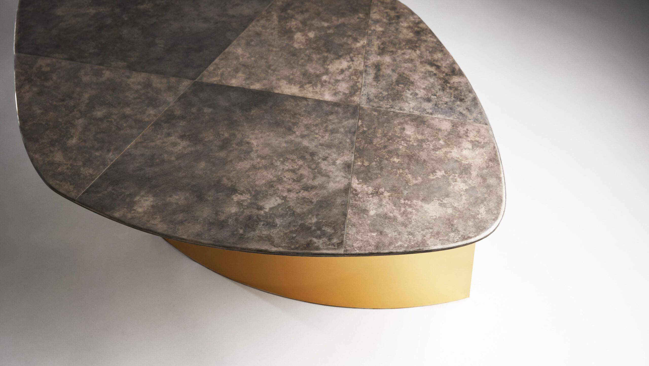 Lunaire Coffee Table by Jennifer Midoz 3