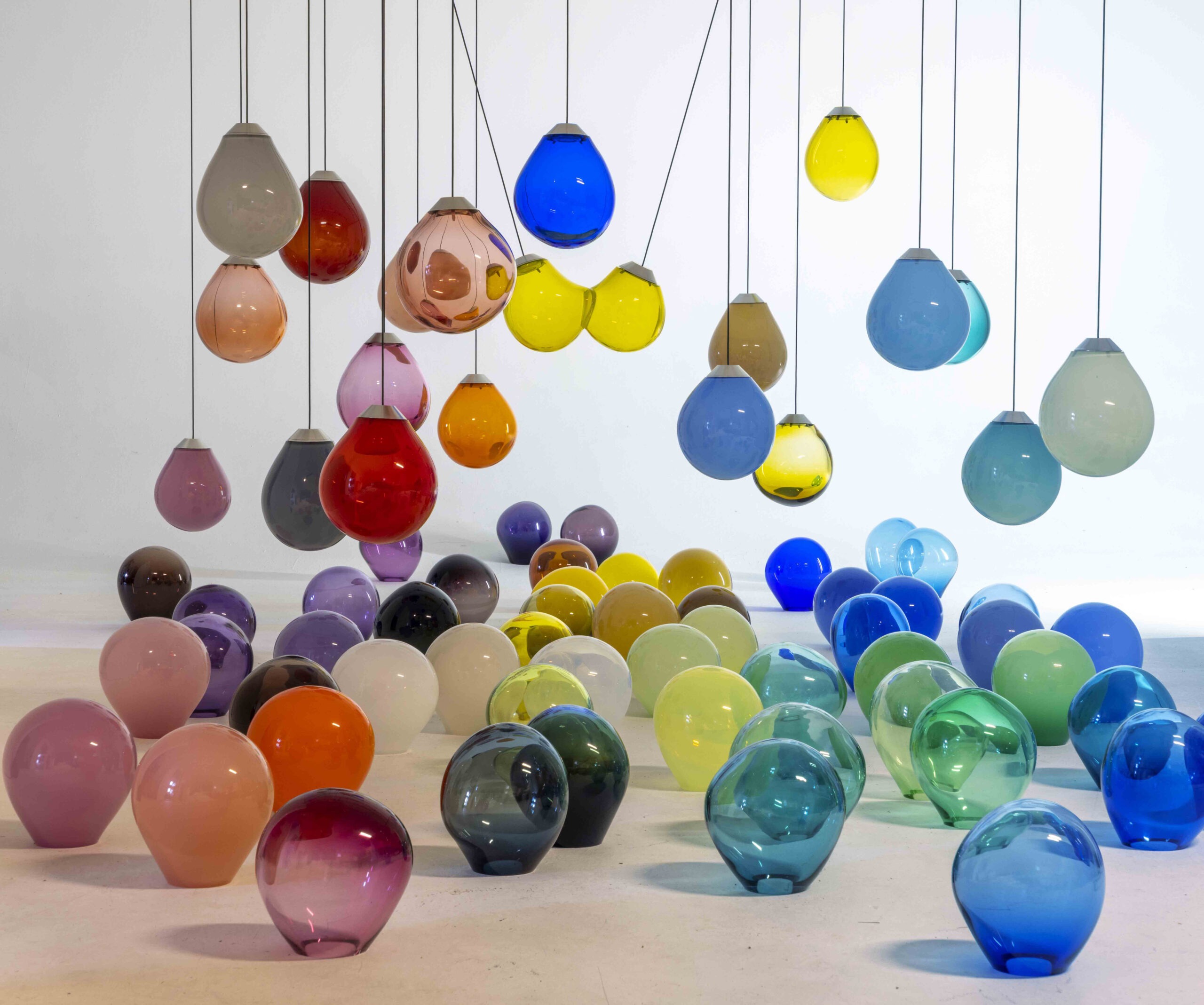Colored Triple Momentum Blown Glass Pendants by Alex de Witte (6)