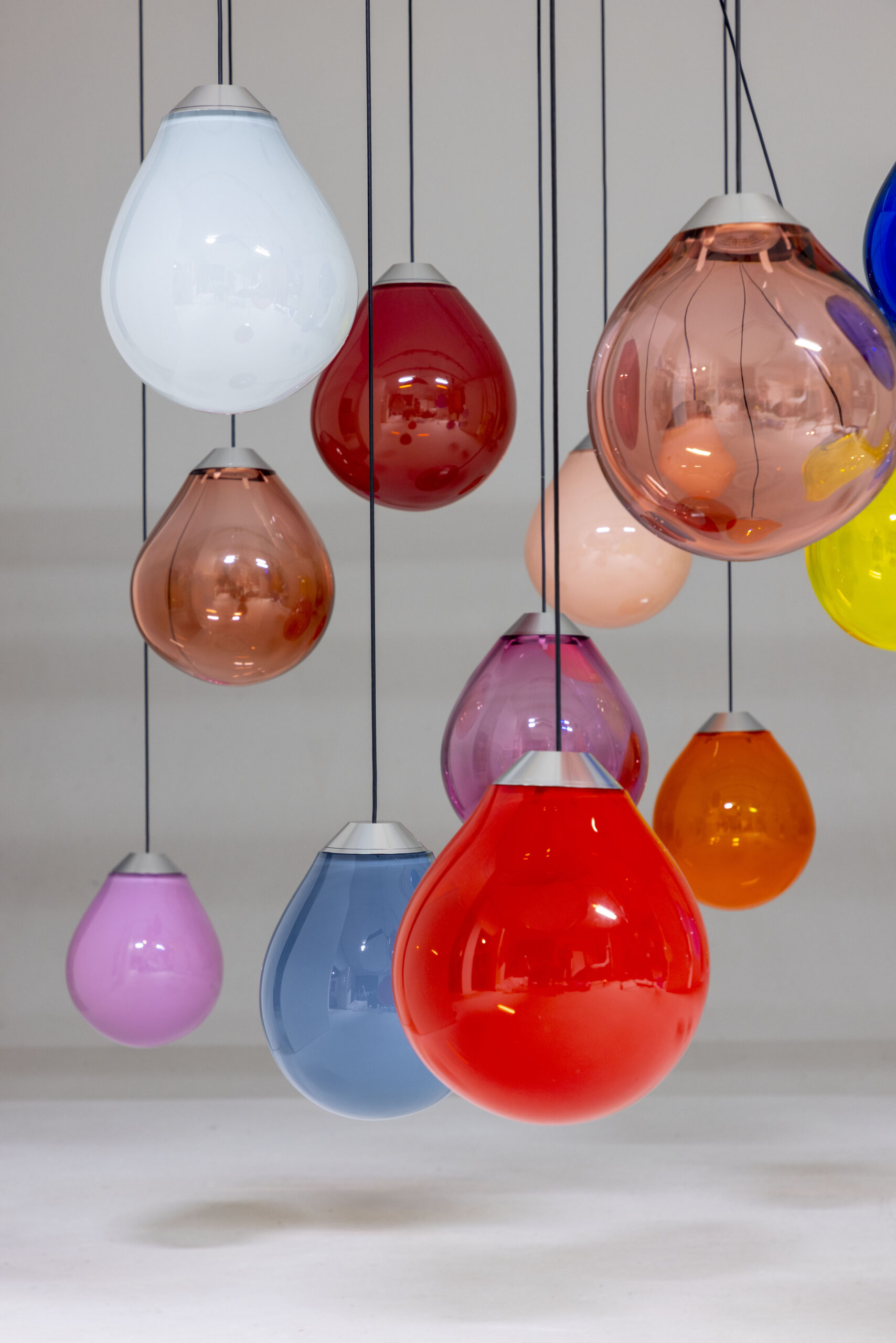 Colored Triple Momentum Blown Glass Pendants by Alex de Witte (8)