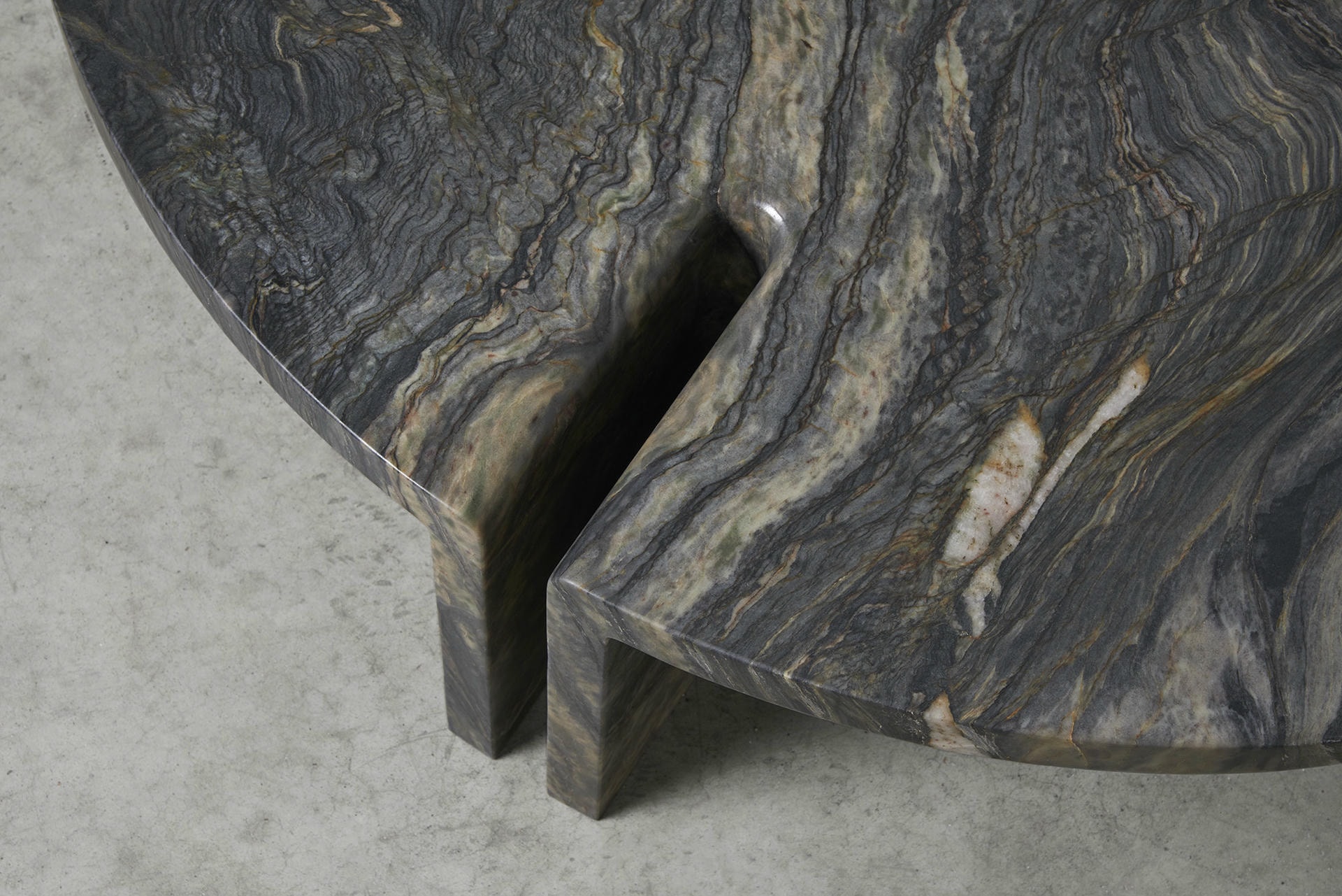 Brazilian Quartzite Round Table 1_2 Coffee Table by Agglomerati 4