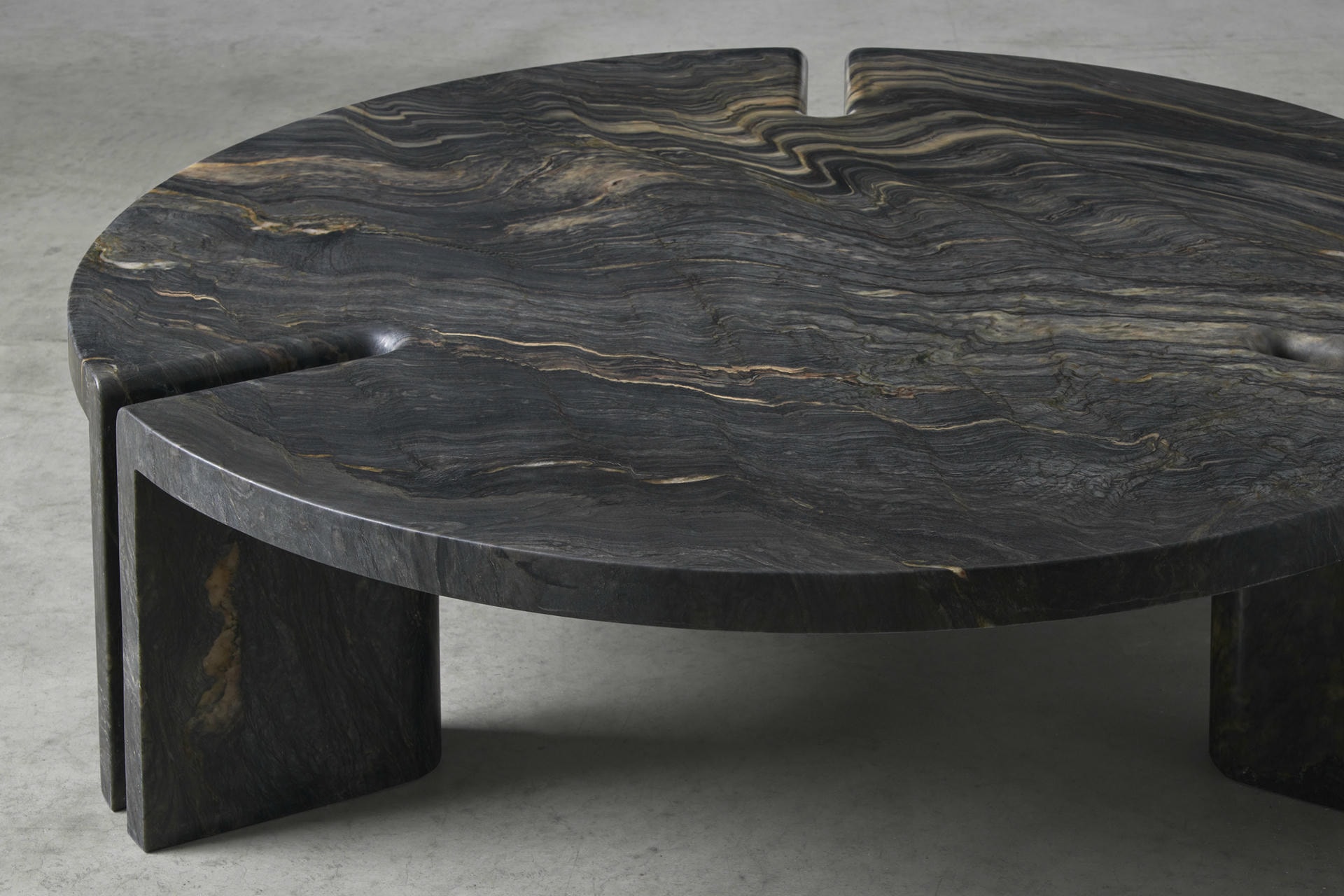 Brazilian Quartzite Round Table 1_2 Coffee Table by Agglomerati 5
