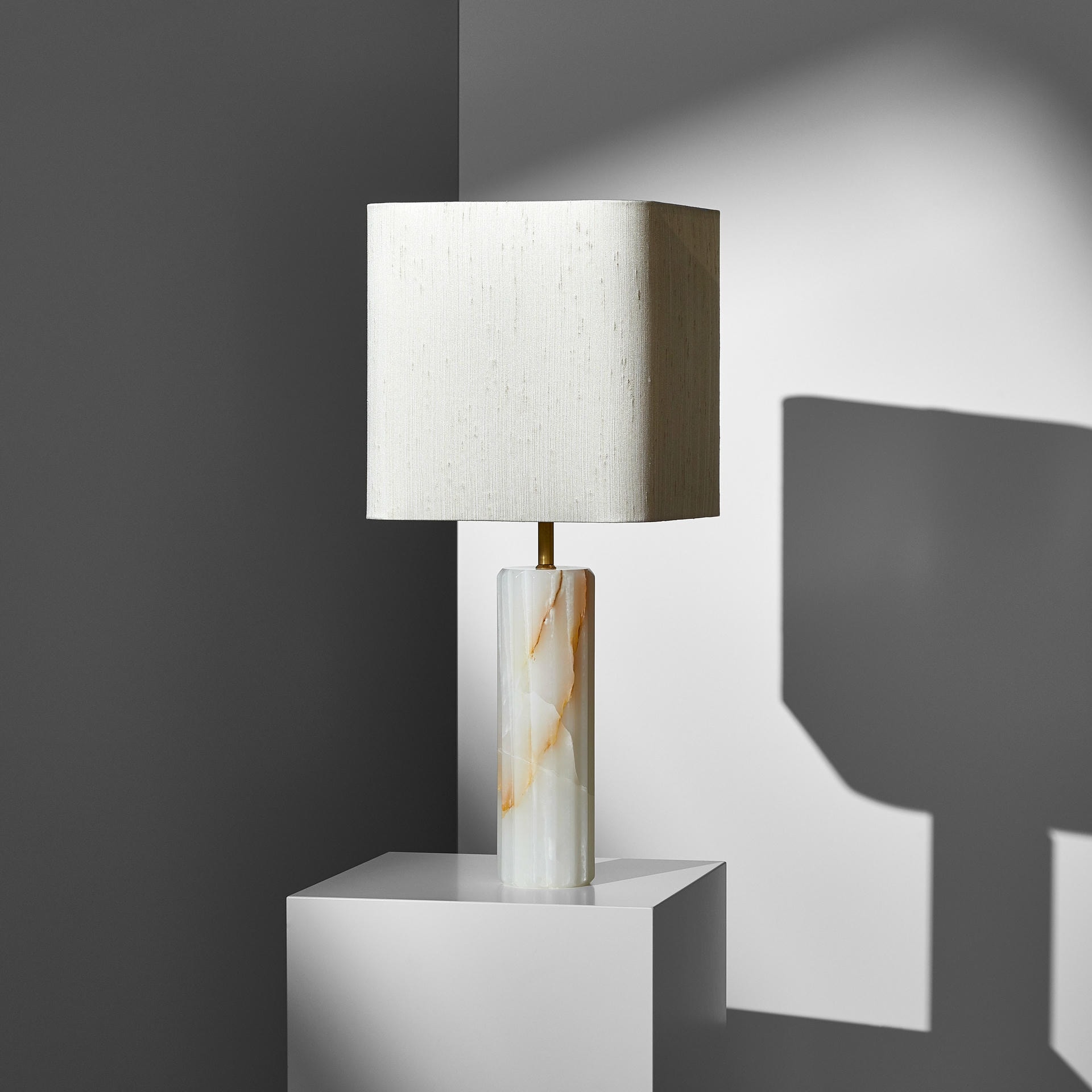 Onyx Proud Table Lamp by Lisette Rützou 3