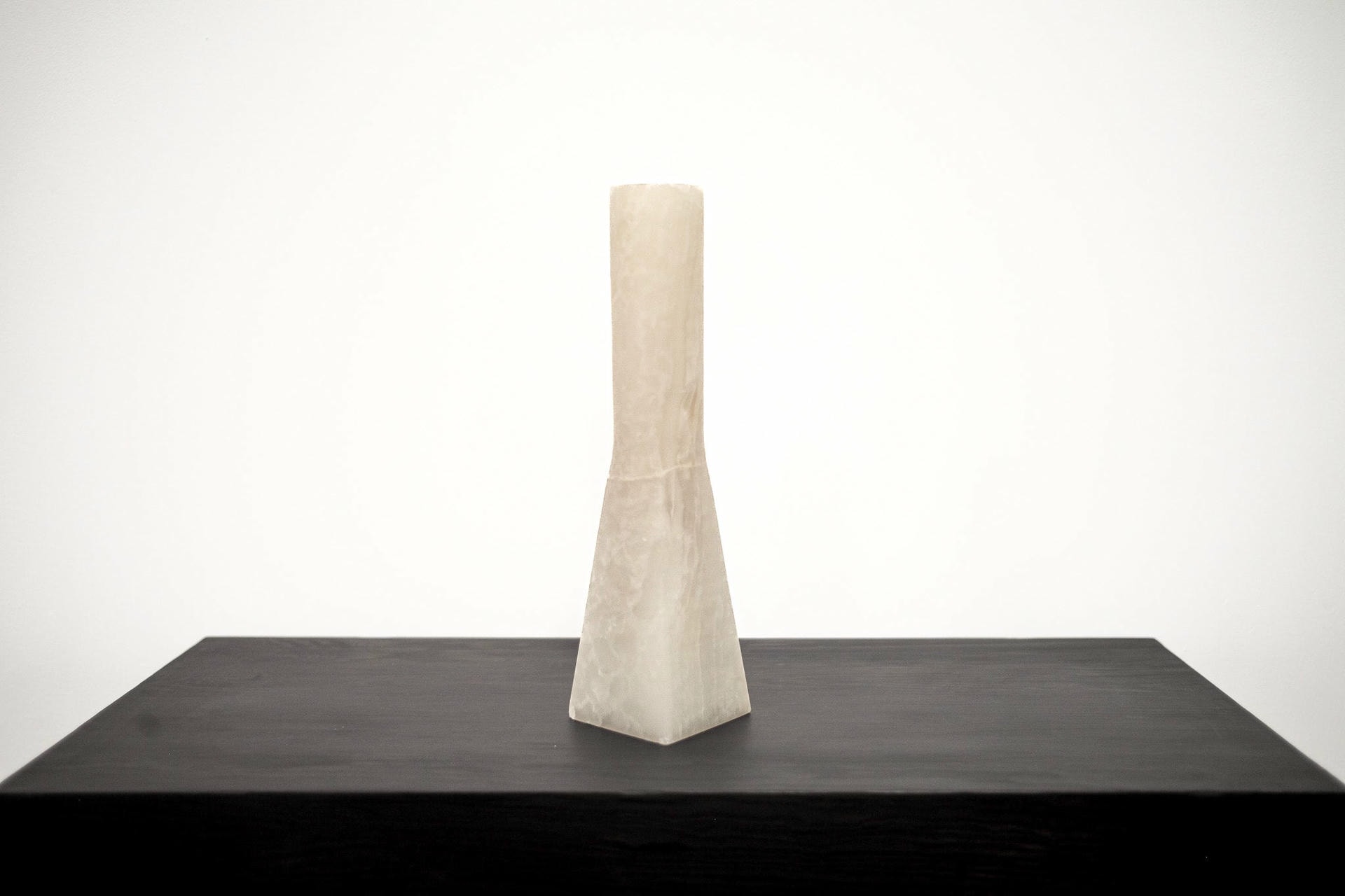 Sleek Modern, Natural White Onyx Contemporary Vase by Lucas Tyra Morten 4