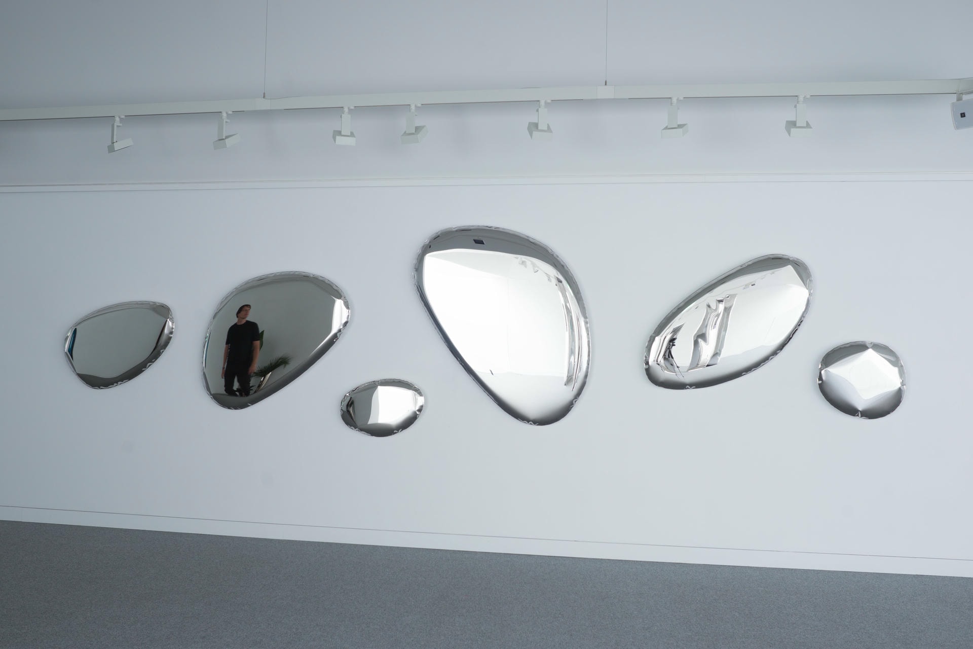 Stainless Steel Tafla O2 Wall Mirror by Zieta 8