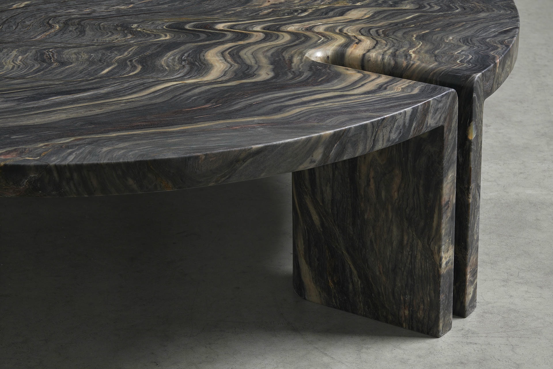 Brazilian Quartzite Round Table 1_2 Coffee Table by Agglomerati 3