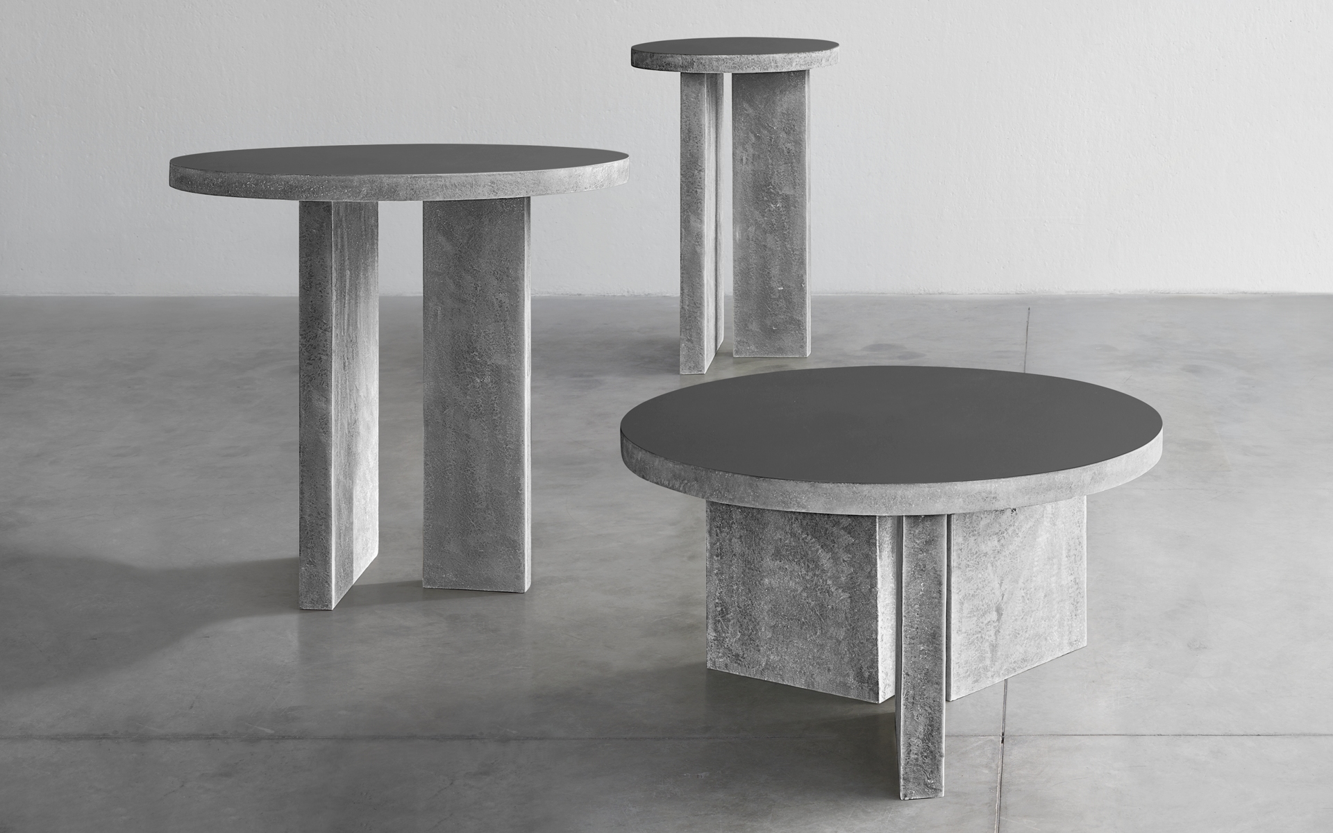 E42 Table by Imperfettolab 3