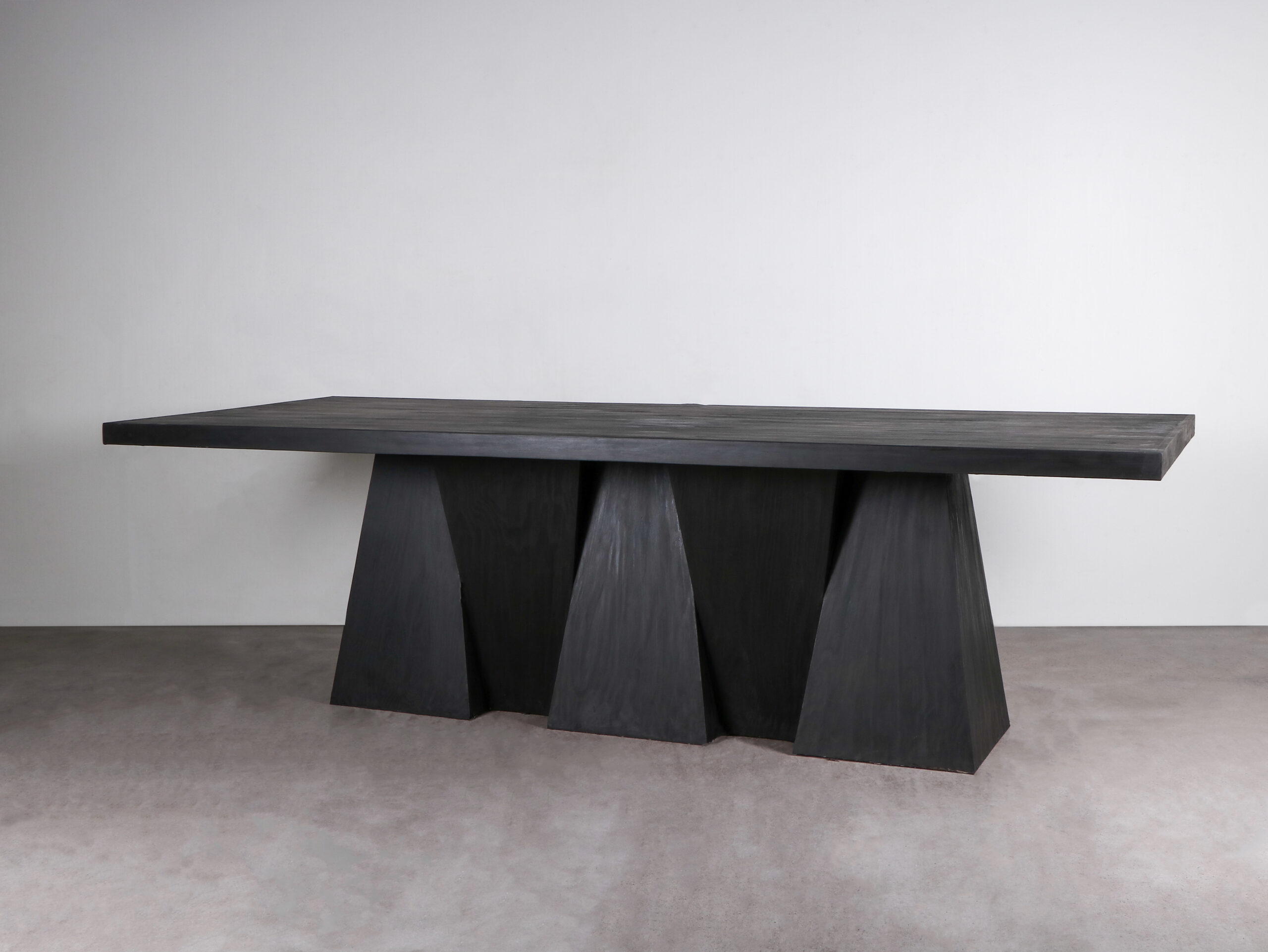 Grav Table by Lucas Tyra Morten 2