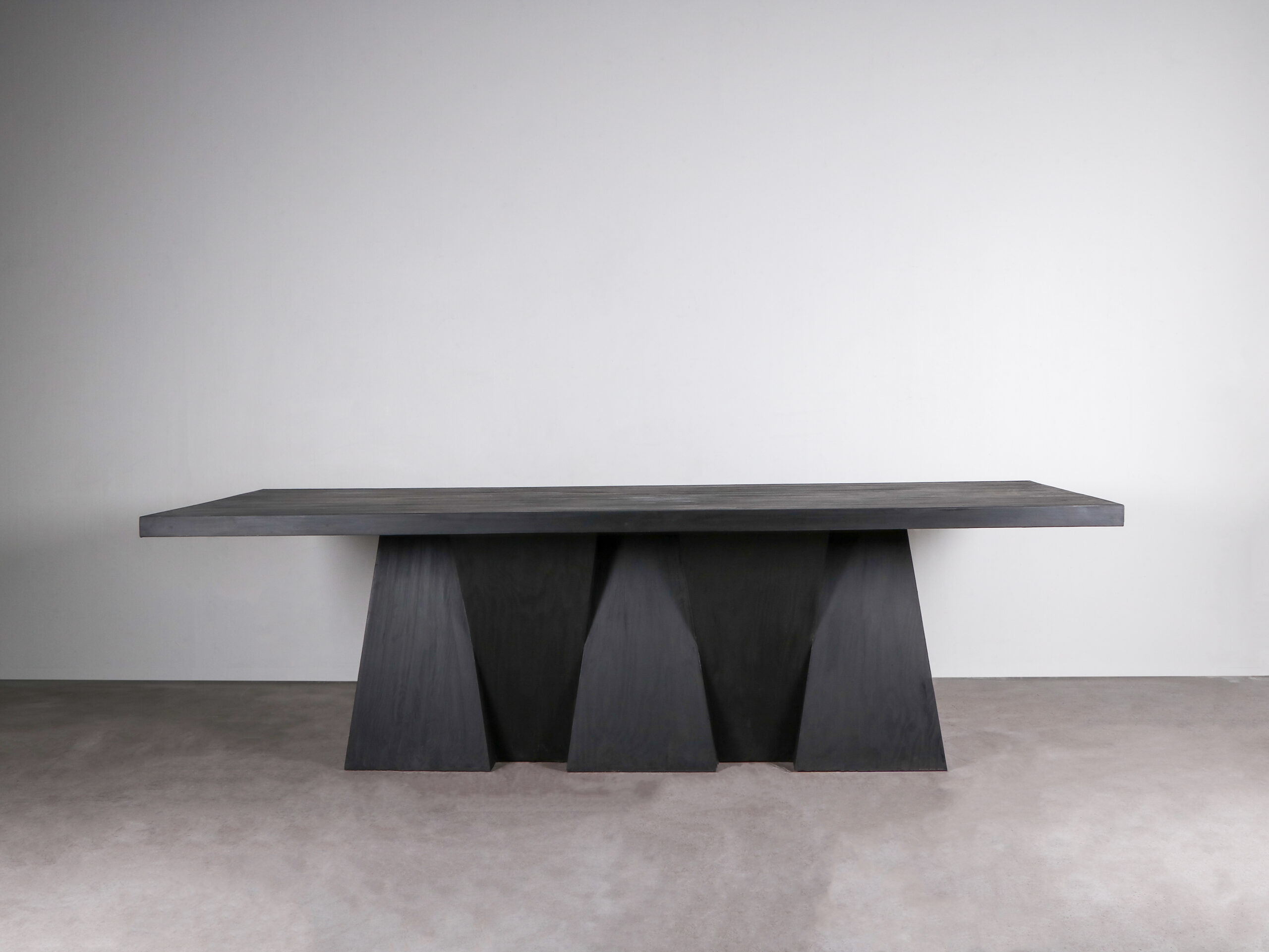 Grav Table by Lucas Tyra Morten 3