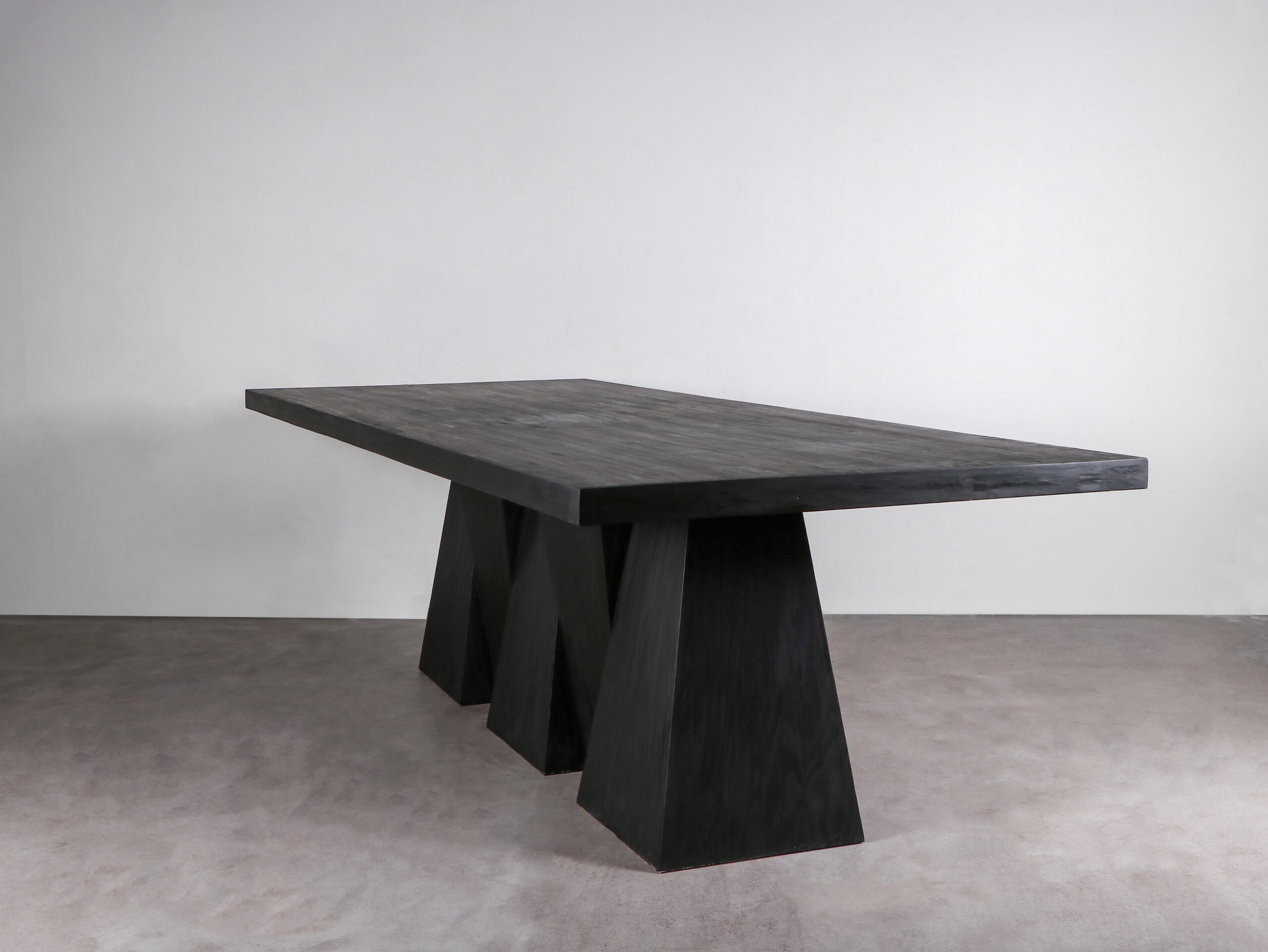 Grav Table by Lucas Tyra Morten 4