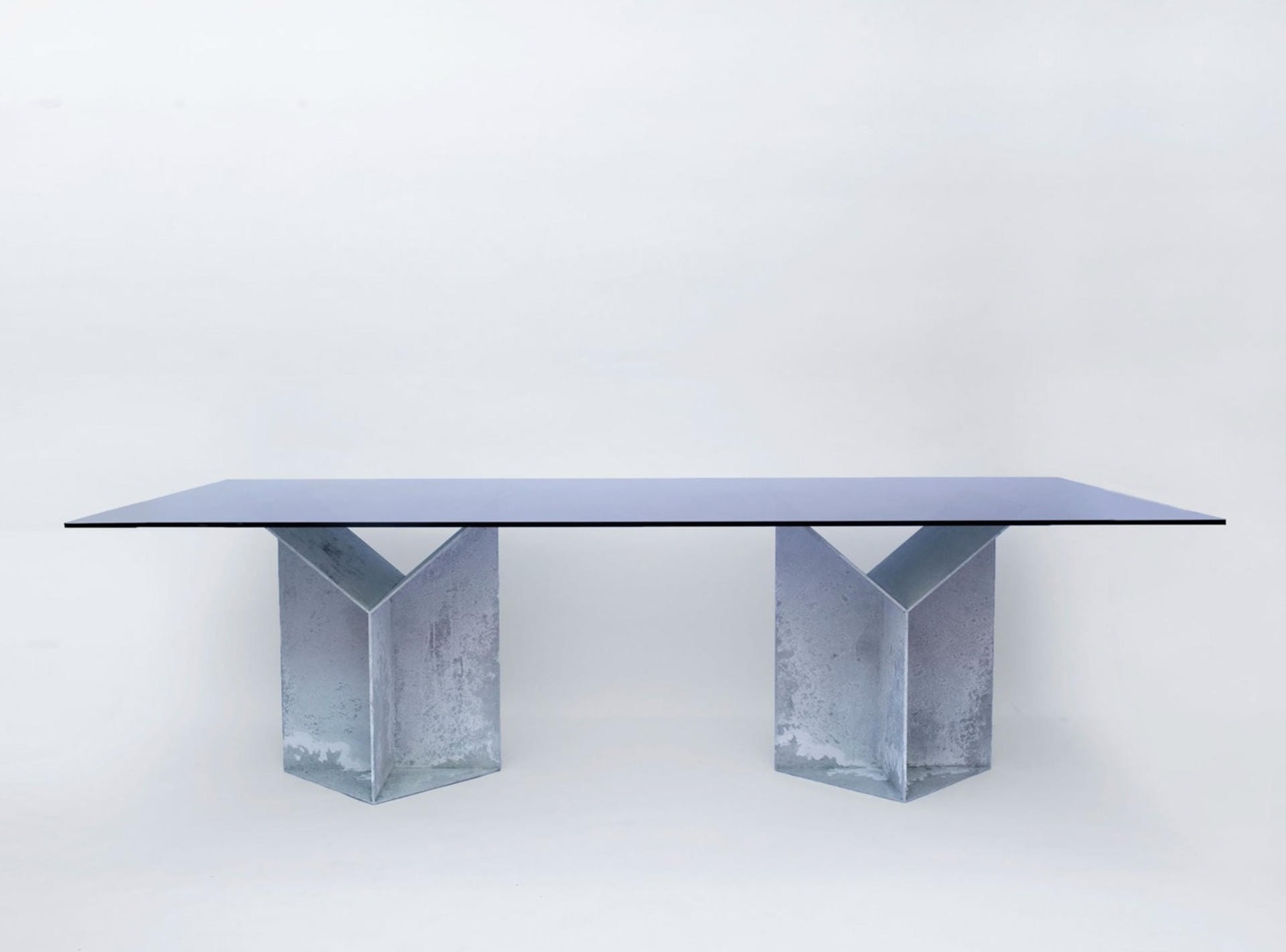 Pinac Dining Table by Oeuffice 2
