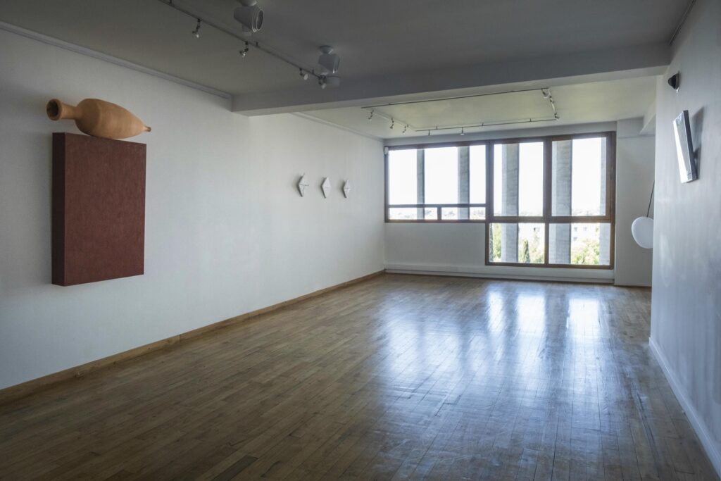 edgar sarin variation sur celui de lamphore rouge galerie philia 01