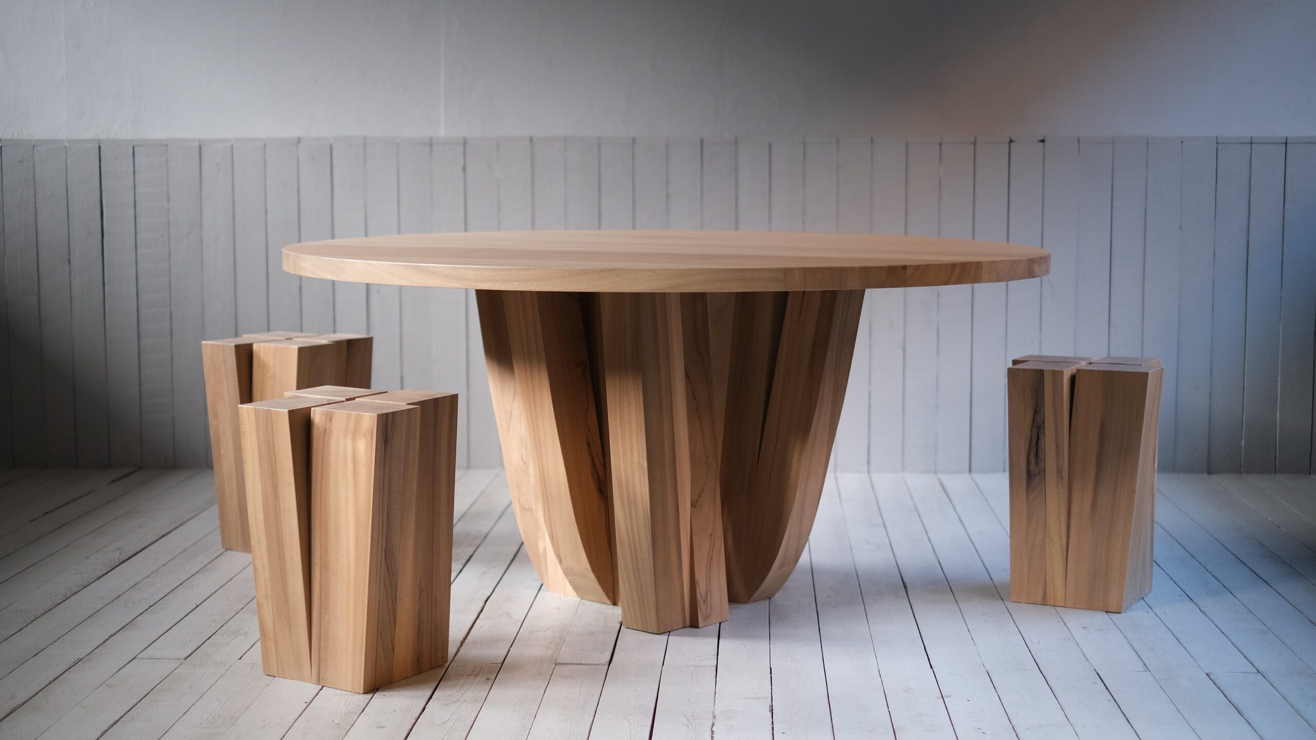 Natural African Walnut Round Table with Rectangular Beam Base by Arno Declercq 12