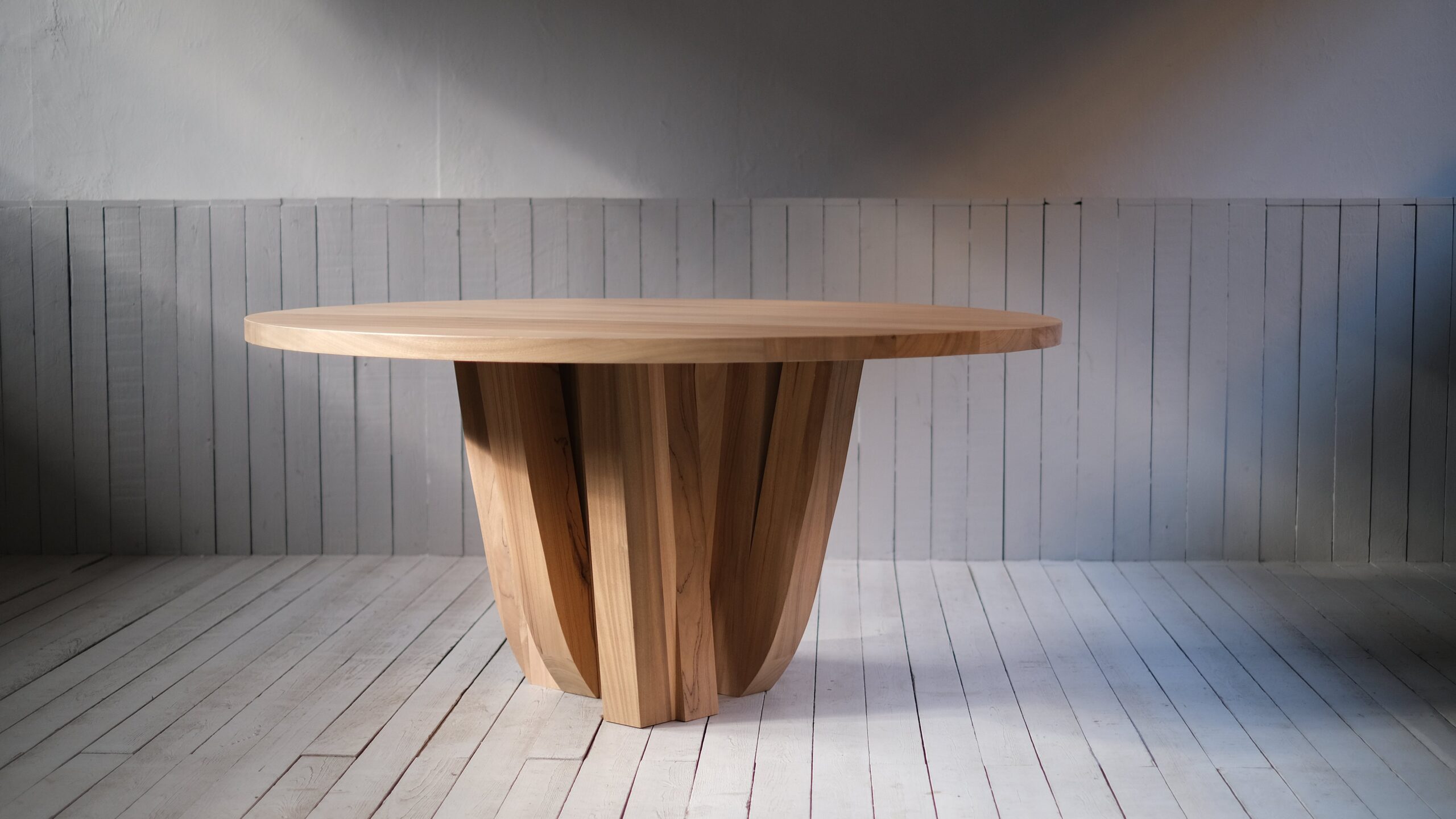 Natural African Walnut Round Table with Rectangular Beam Base by Arno Declercq 2