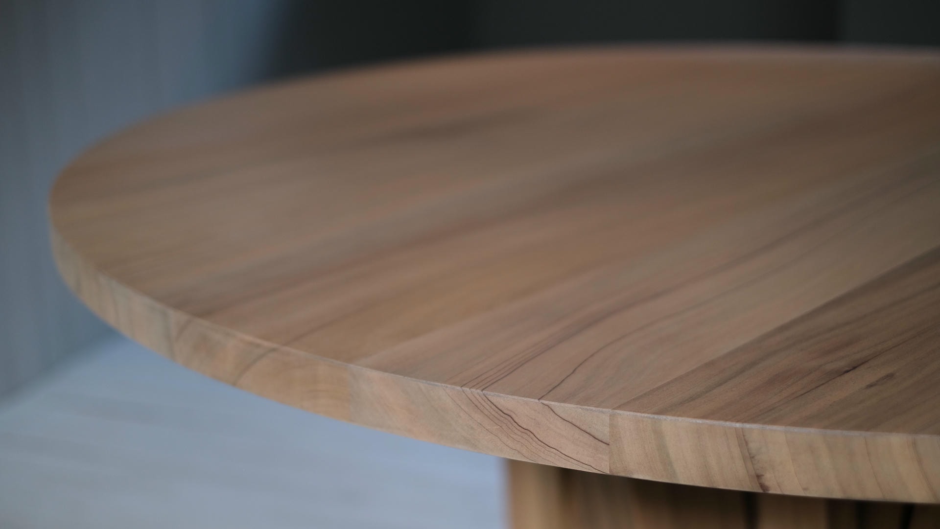 Natural African Walnut Round Table with Rectangular Beam Base by Arno Declercq 4