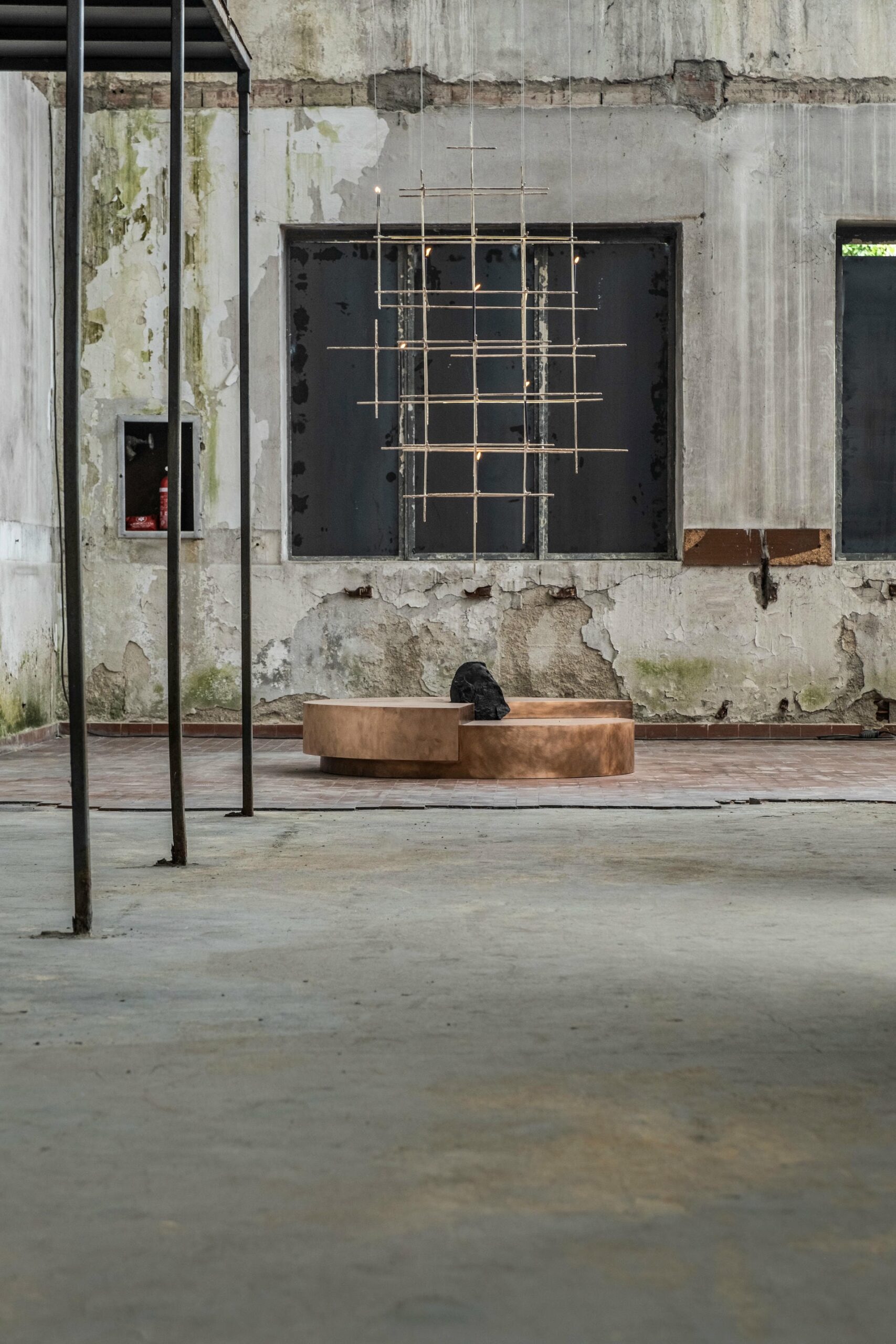 Unique Grid Like Candlelight Sculptural Brass Chandelier by Morghen Studio 4