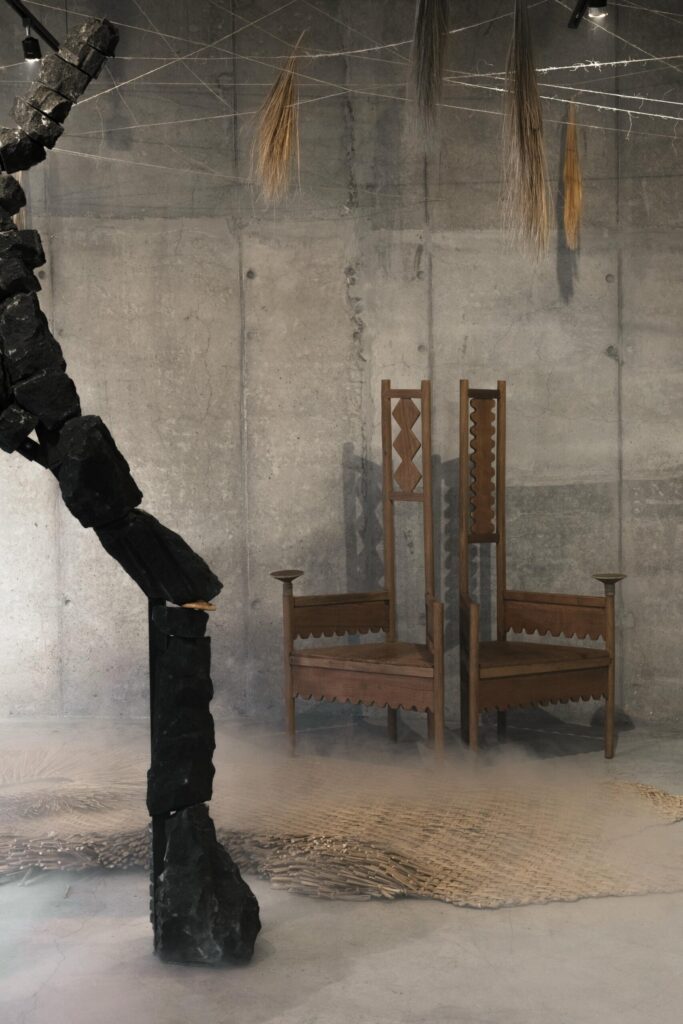 cristian mohaded toribio alcira throne chair galerie philia 01