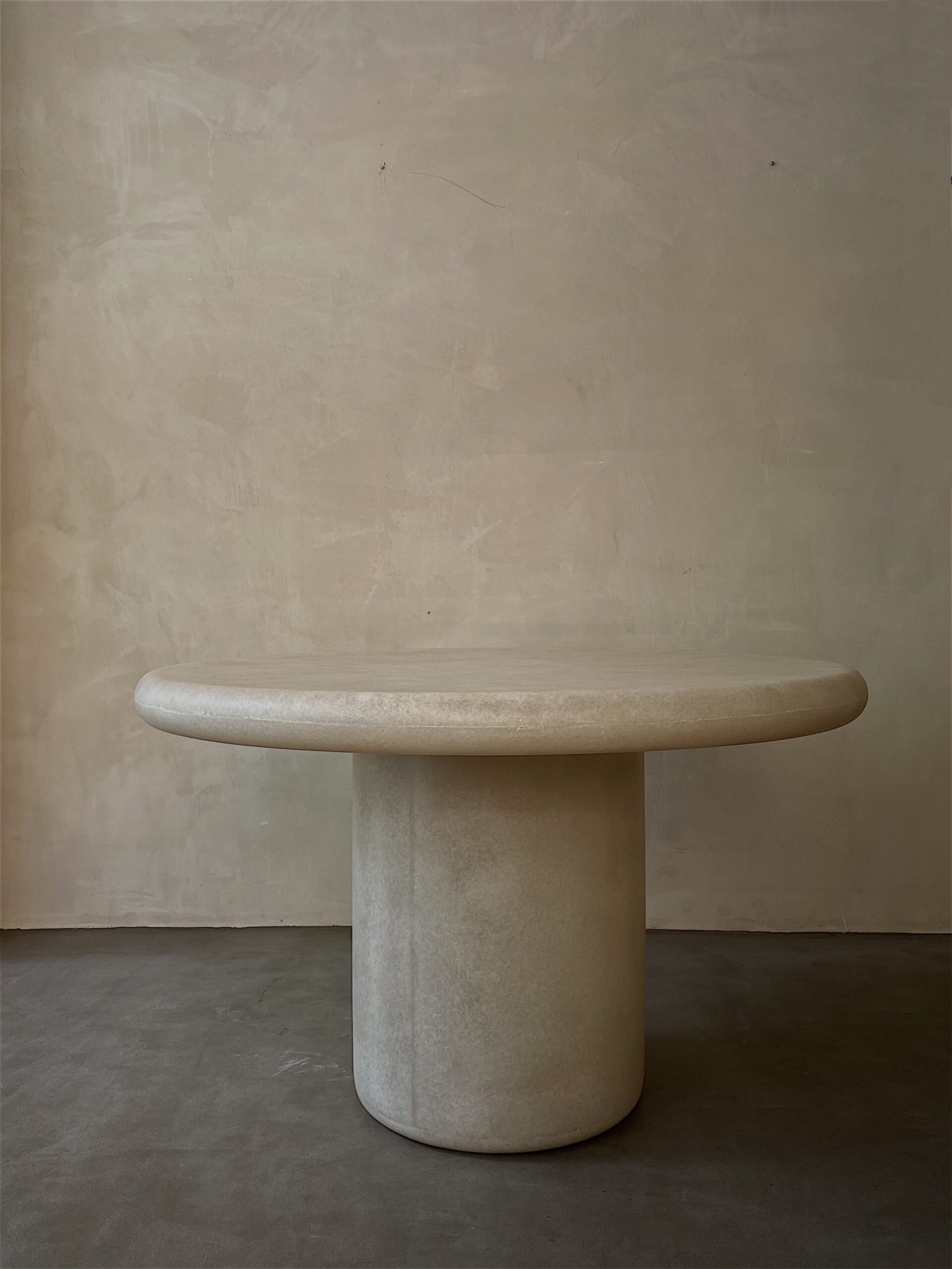 Black Round Table by kar 5