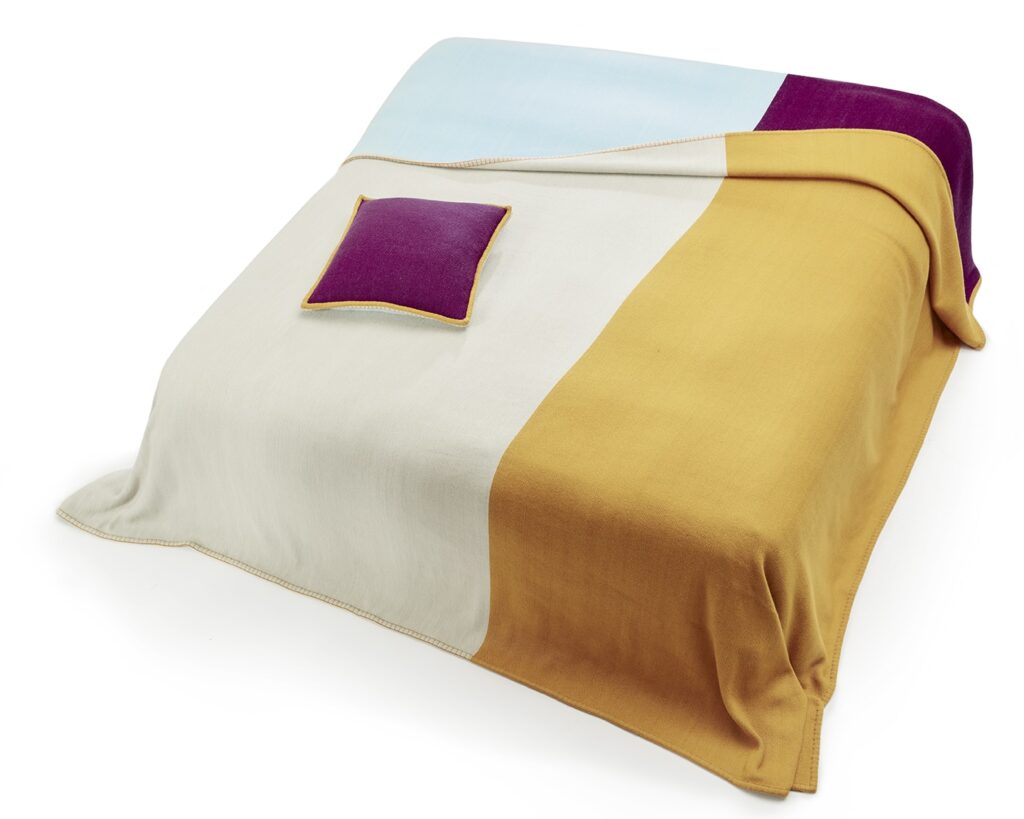 Bedspread01 GisbertPoeppler 02 Bedspread01 GisbertPoeppler 02