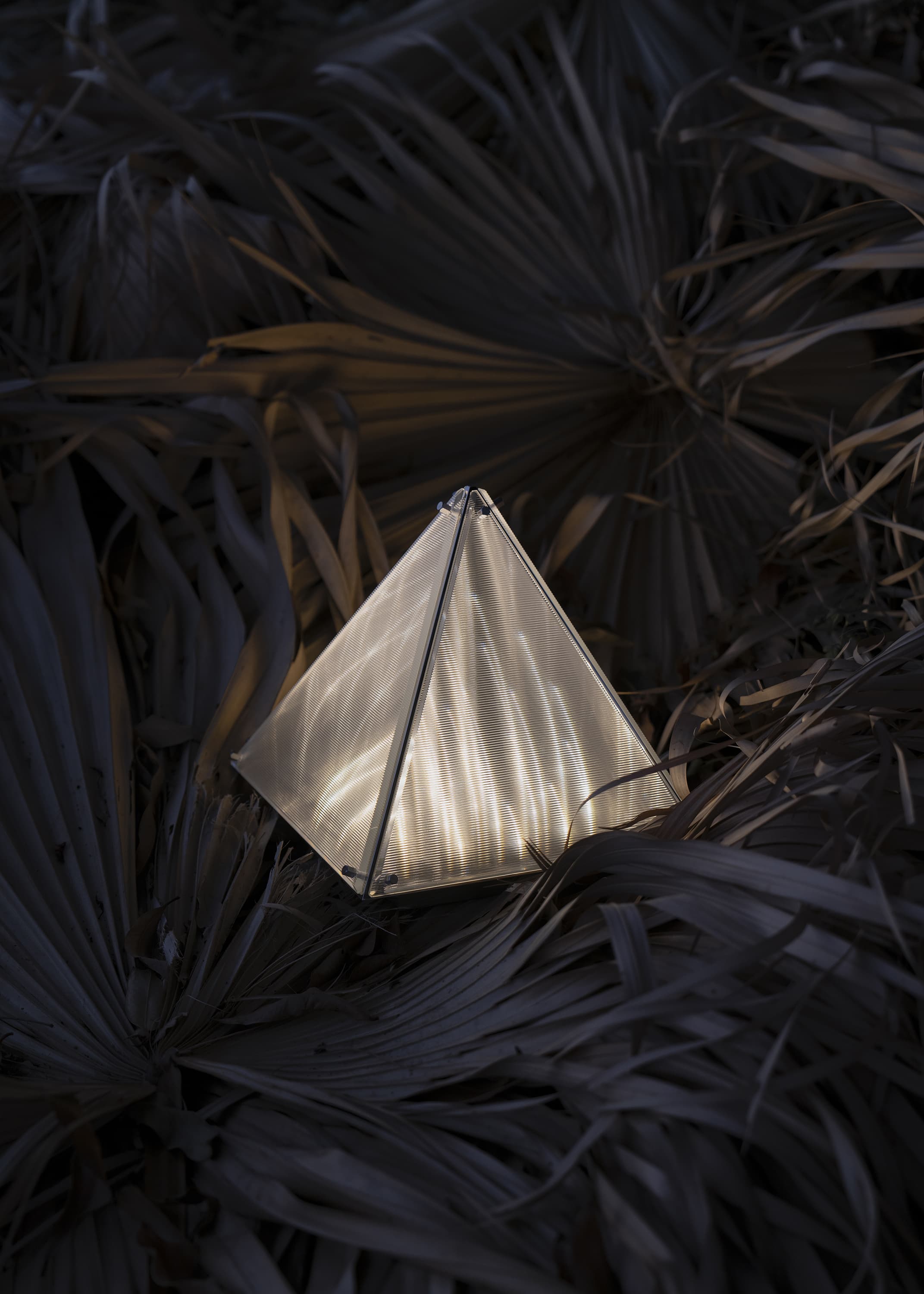 Fragment 04 Table Lamp by Sing Chan 2